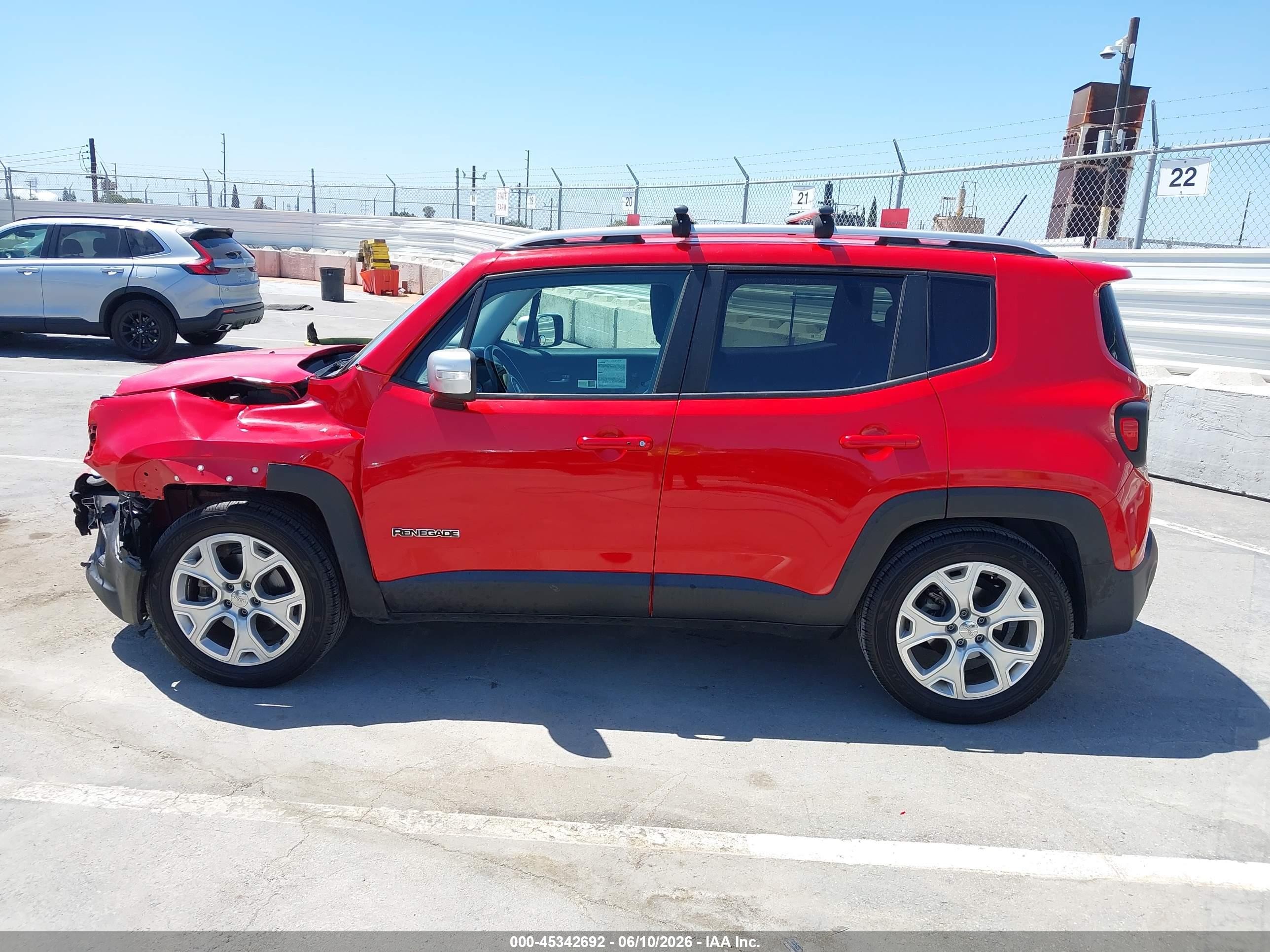 2015 Jeep Renegade Limited Red vin: ZACCJADT5FPC09094