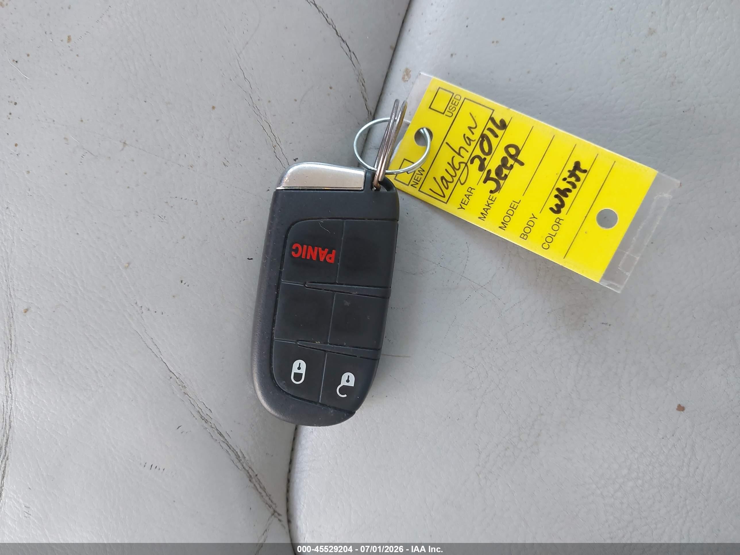 2016 Jeep Renegade Limited Белый vin: ZACCJADT8GPD71836