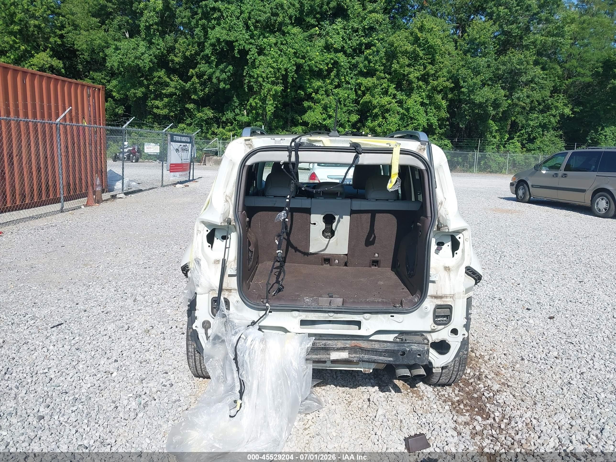 2016 Jeep Renegade Limited Белый vin: ZACCJADT8GPD71836