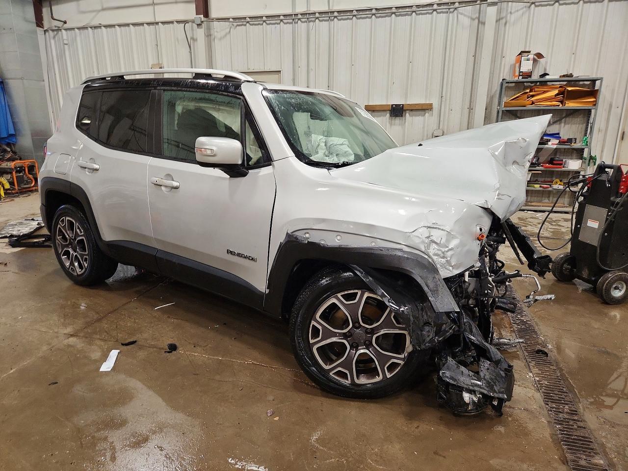 2015 Jeep Renegade Limited Silver vin: ZACCJADTXFPB32206