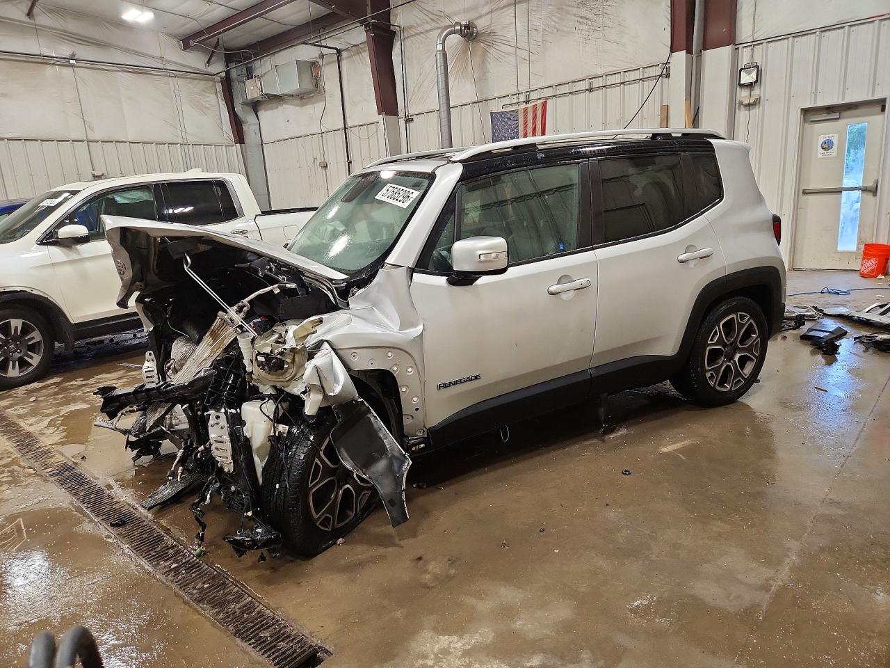 2015 Jeep Renegade Limited Silver vin: ZACCJADTXFPB32206
