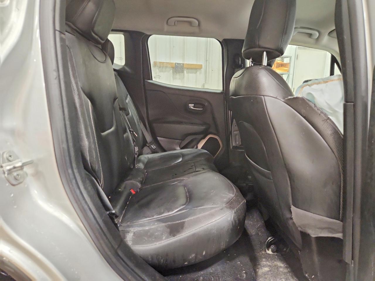 2015 Jeep Renegade Limited Silver vin: ZACCJADTXFPB32206