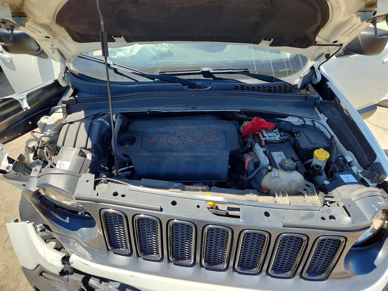 2018 Jeep Renegade Sport White vin: ZACCJBAB8JPJ11801