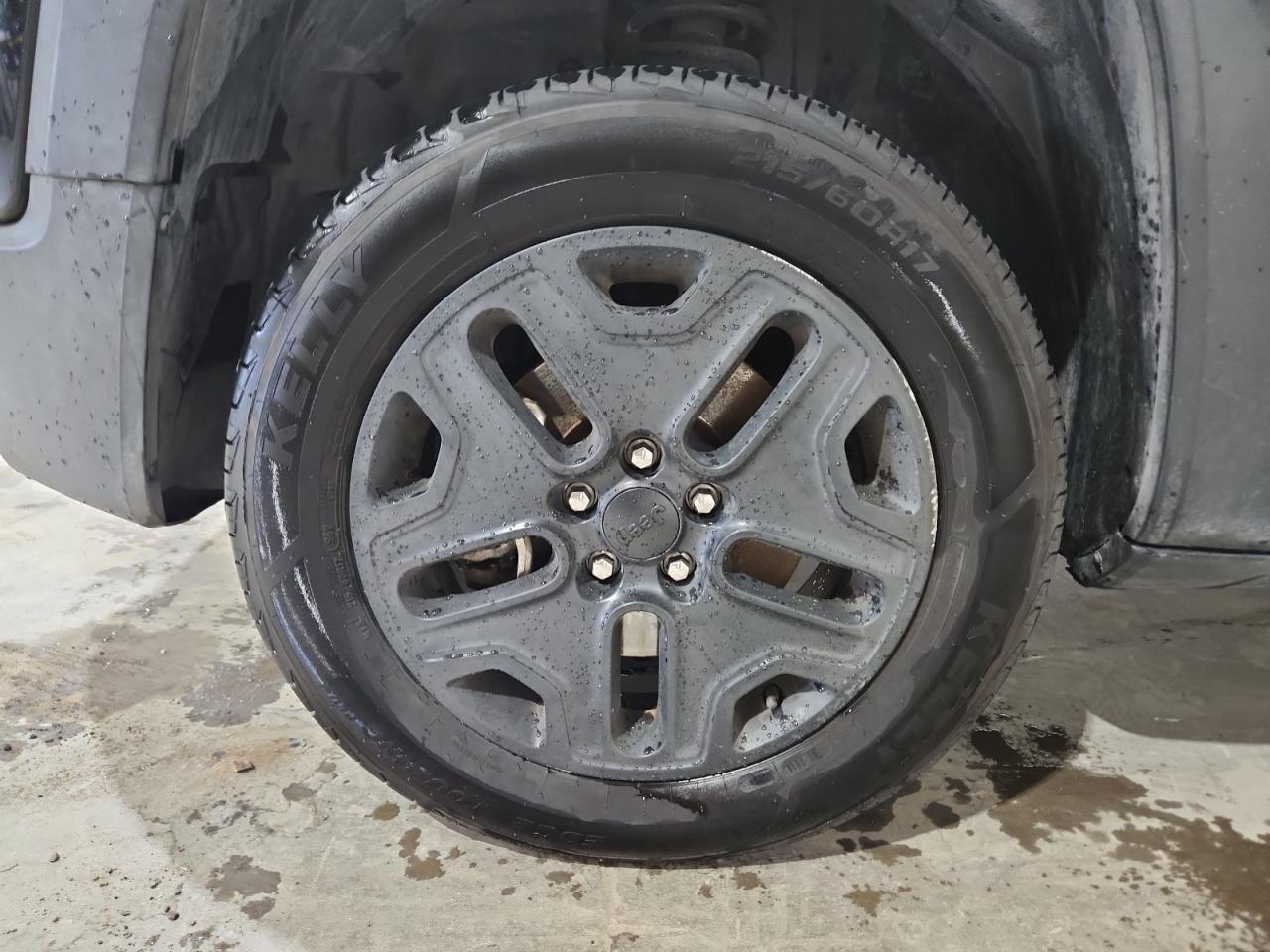 2018 Jeep Renegade Sport Черный vin: ZACCJBAB9JPH35206 Damage: Left Front Wheel, Curb Rash, > 12 Inches