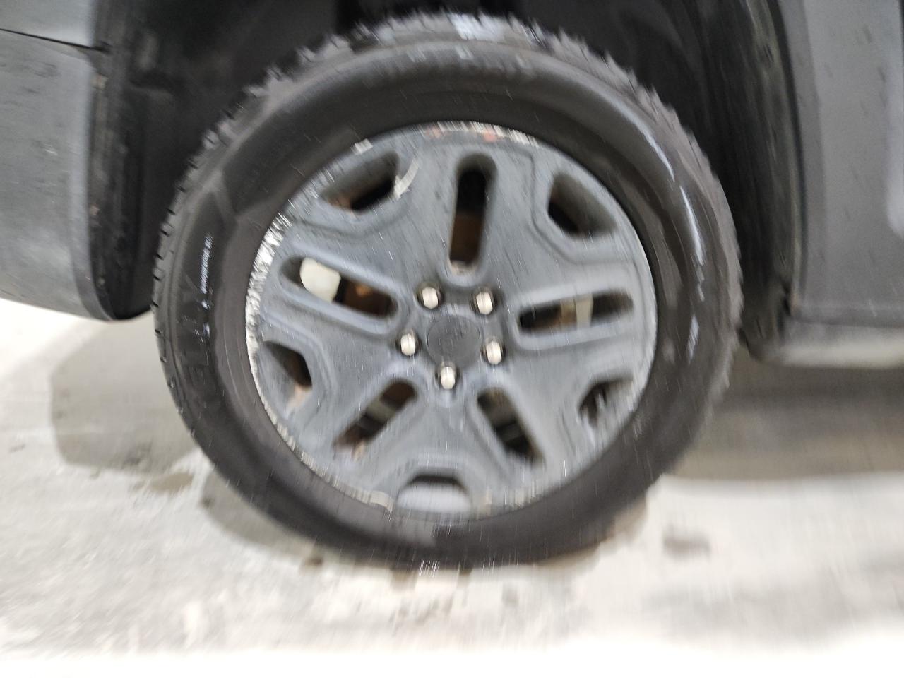 2018 Jeep Renegade Sport Черный vin: ZACCJBAB9JPH35206 Damage: Right Rear Wheel, Curb Rash, > 12 Inches