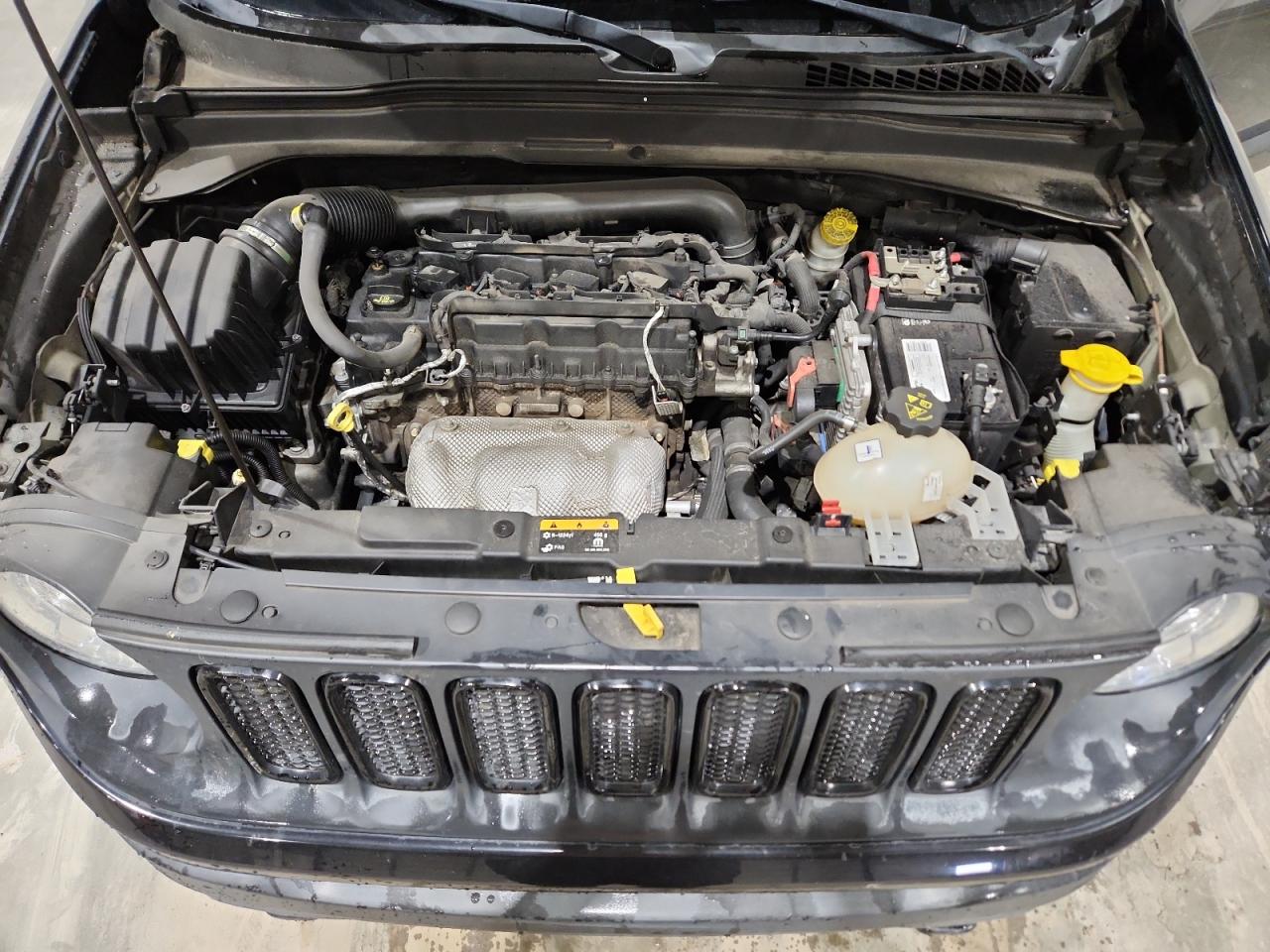 2018 Jeep Renegade Sport Черный vin: ZACCJBAB9JPH35206 Damage: Engine, Cracked, Replacement Required