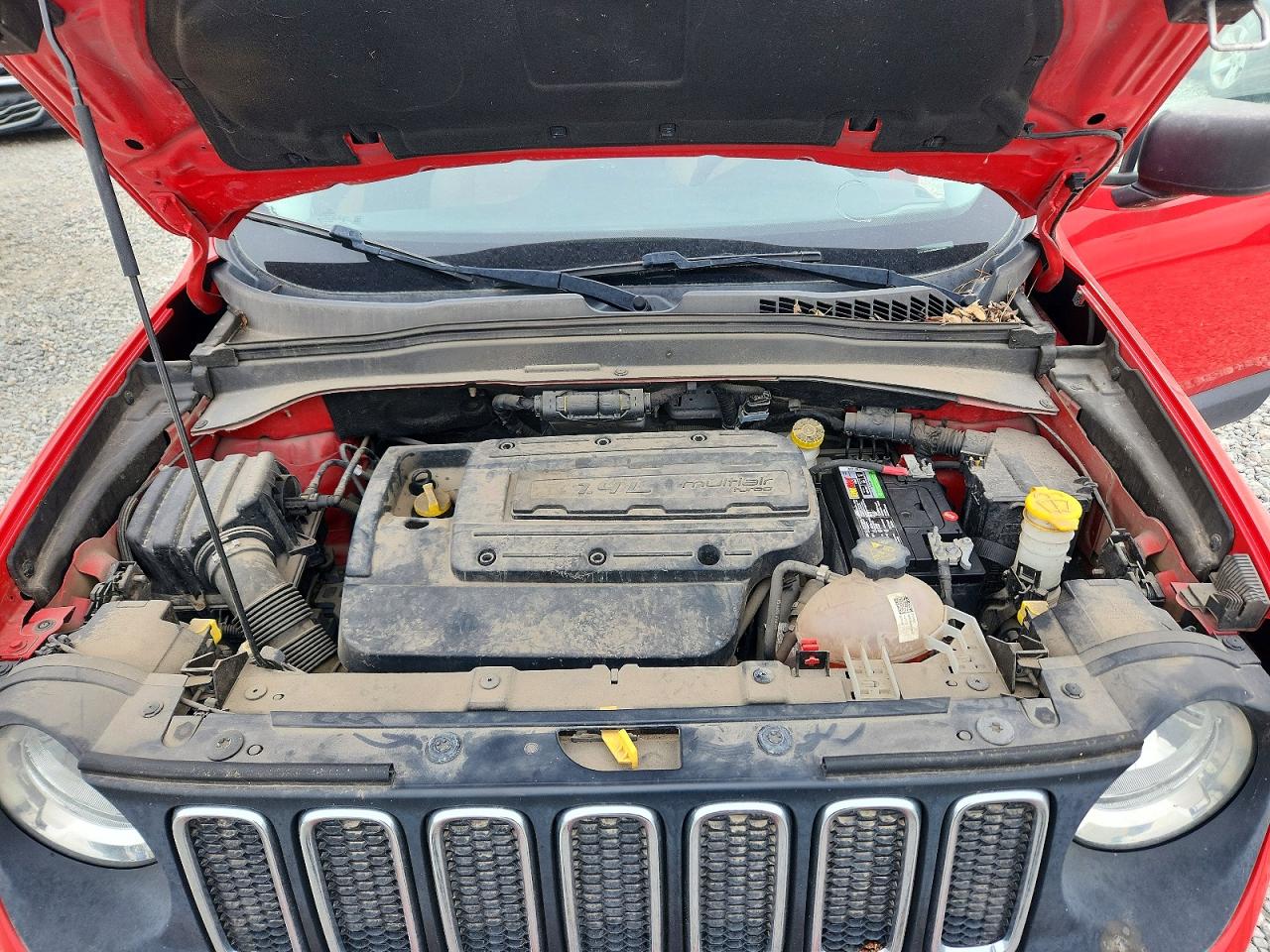 2015 Jeep Renegade Sport Red vin: ZACCJBAH0FPB71505