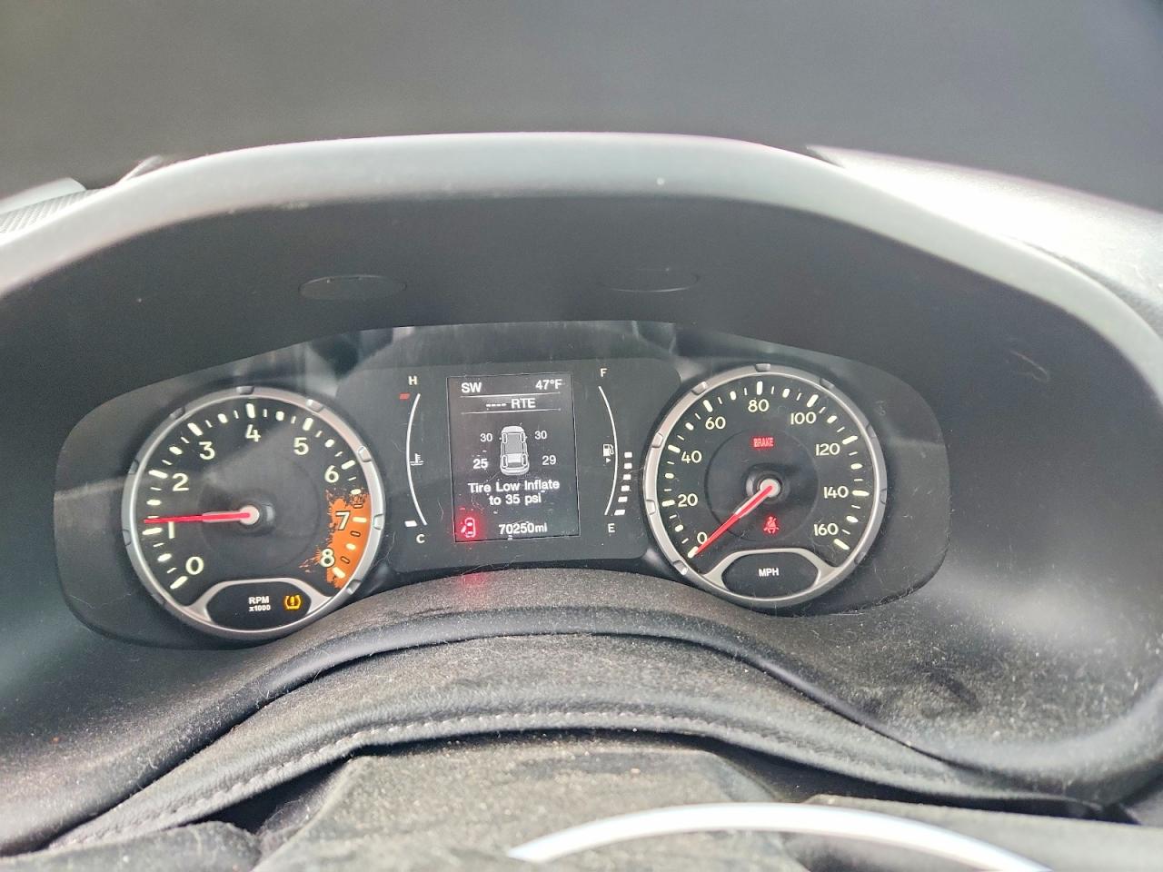 2015 Jeep Renegade Sport Red vin: ZACCJBAH0FPB71505
