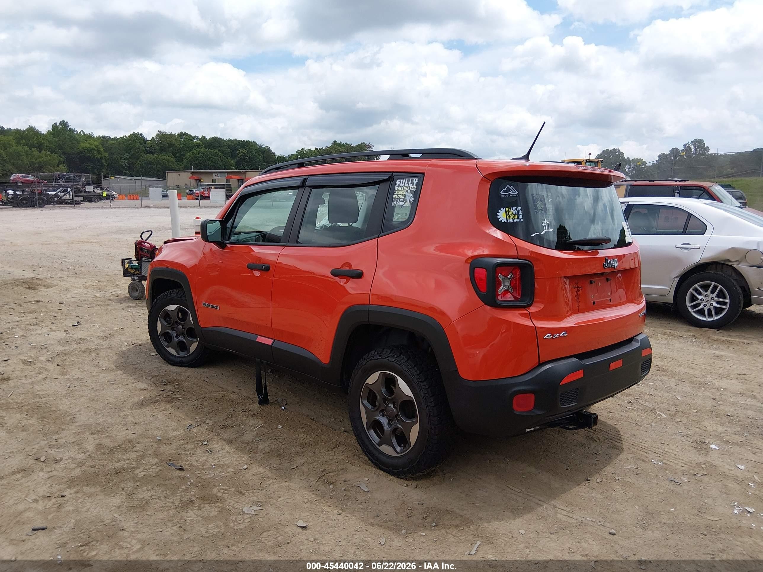 2015 Jeep Renegade Sport Orange vin: ZACCJBAH2FPC33150