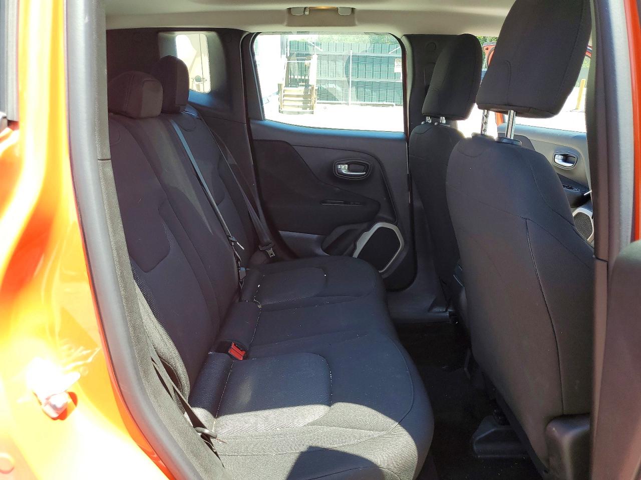 2015 Jeep Renegade Sport Orange vin: ZACCJBAHXFPC02910