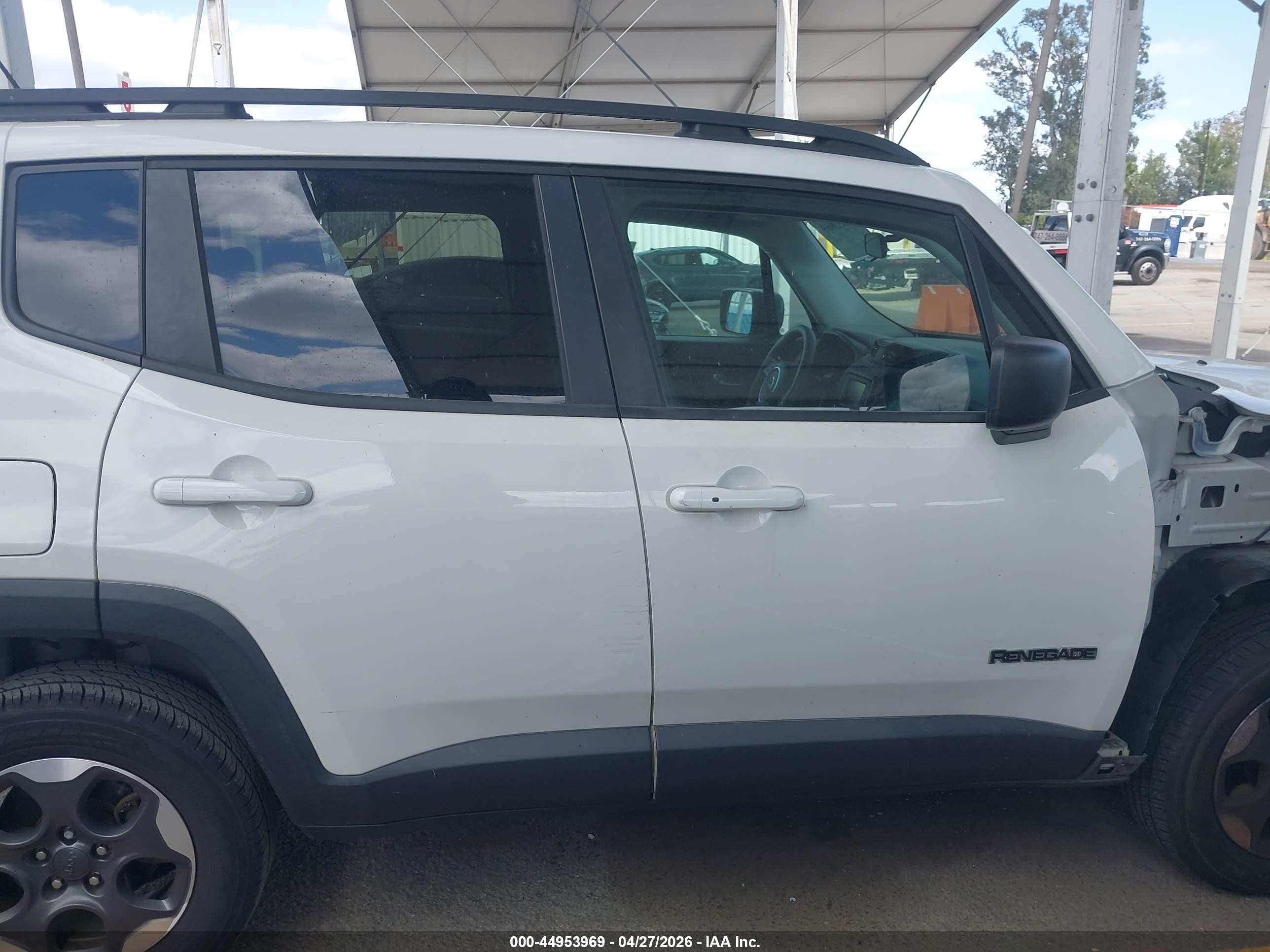 2016 Jeep Renegade Sport Белый vin: ZACCJBAT1GPE24435