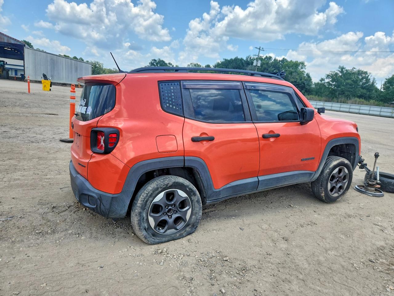 2015 Jeep Renegade Sport Orange vin: ZACCJBAT5FPC30859