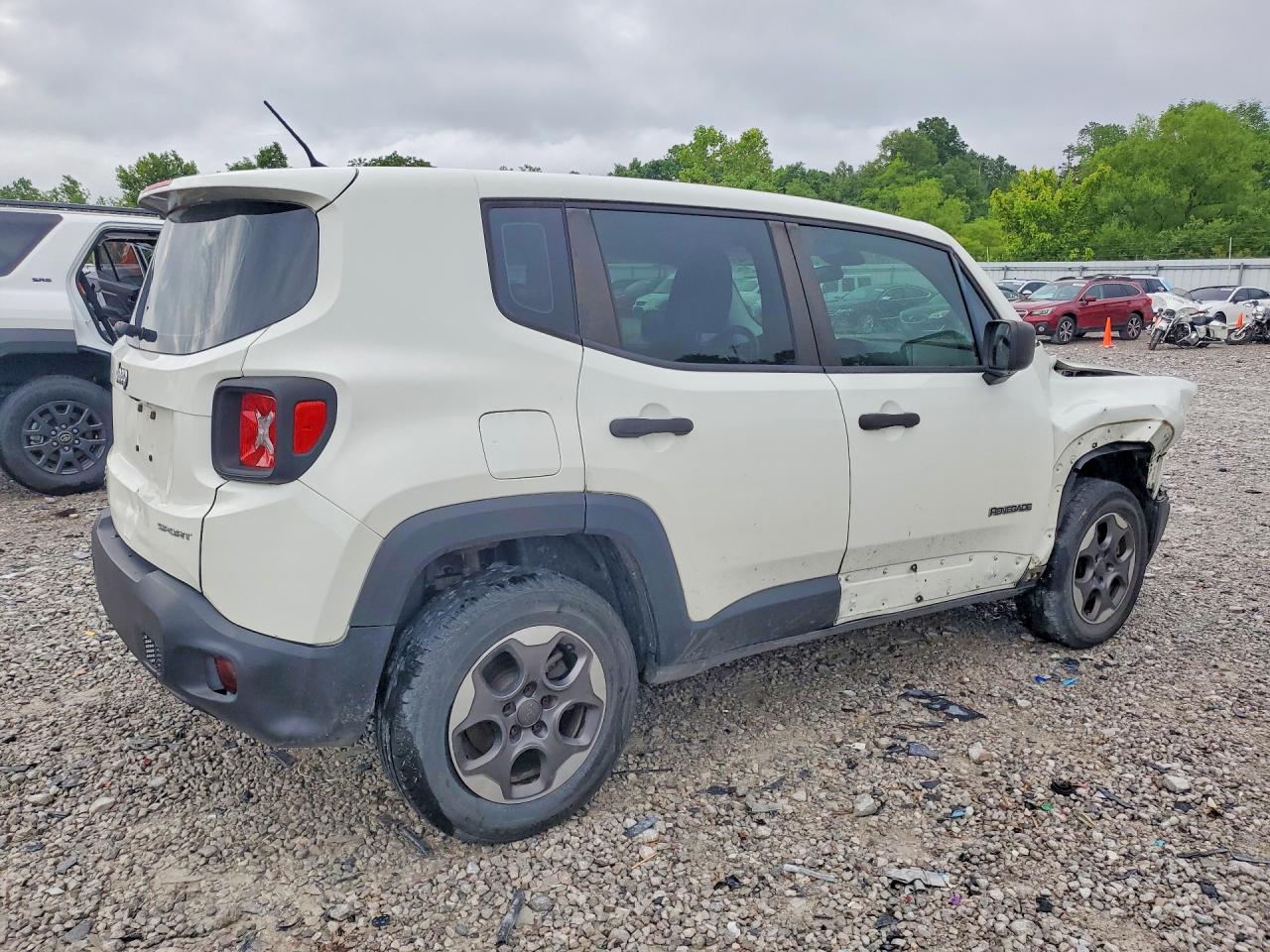2015 Jeep Renegade Sport White vin: ZACCJBAT6FPC32359