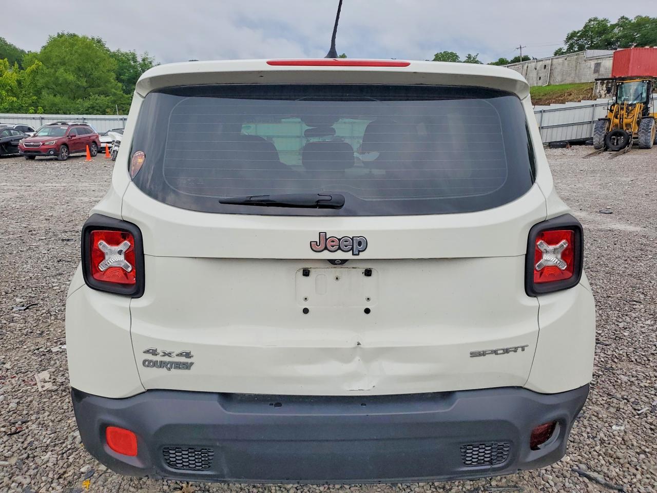 2015 Jeep Renegade Sport White vin: ZACCJBAT6FPC32359