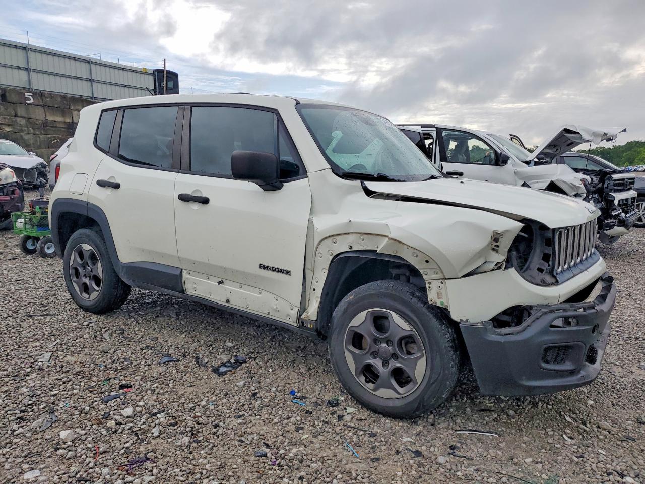 2015 Jeep Renegade Sport White vin: ZACCJBAT6FPC32359