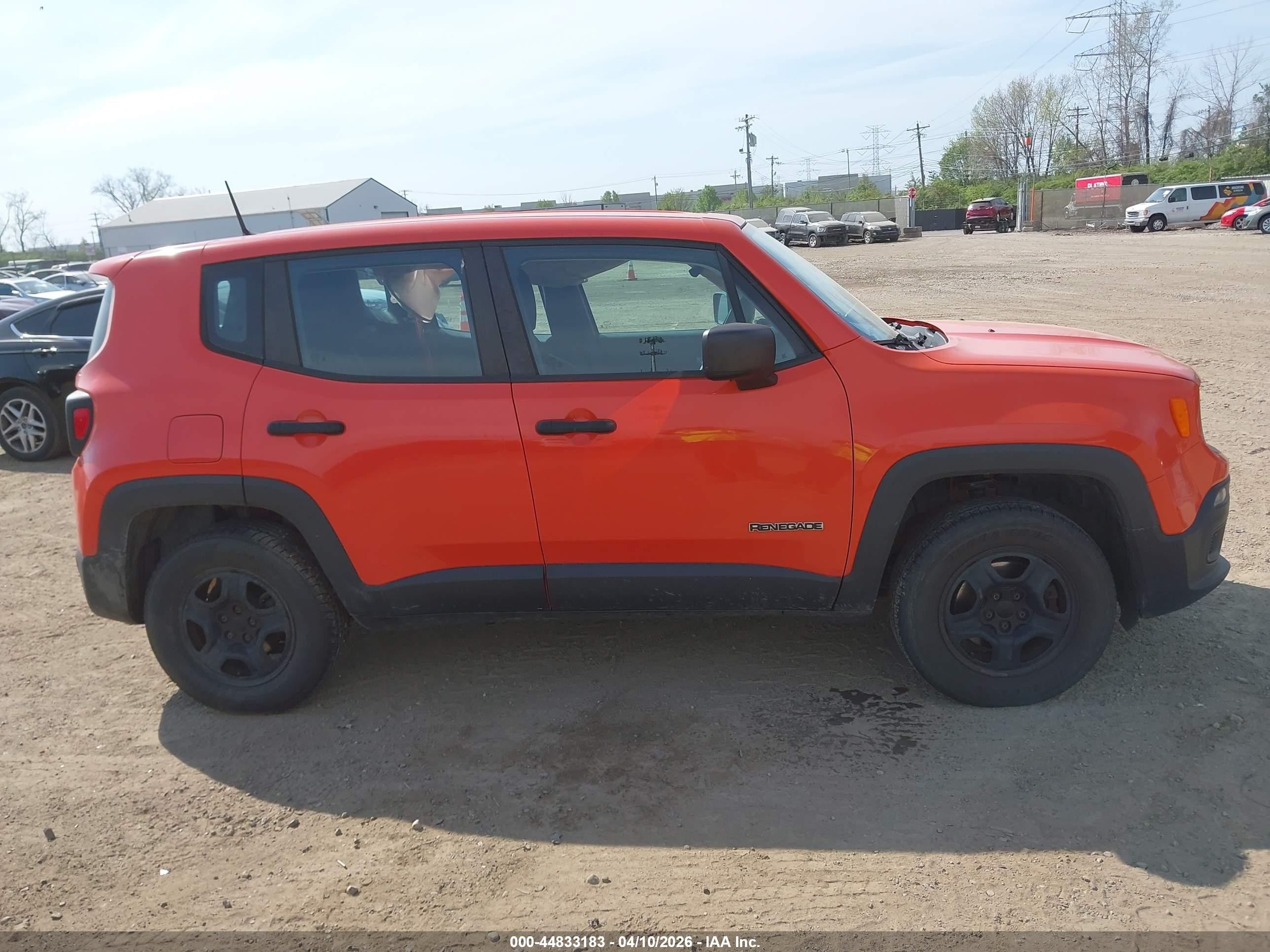 2015 Jeep Renegade Sport Orange vin: ZACCJBAT9FPB20266