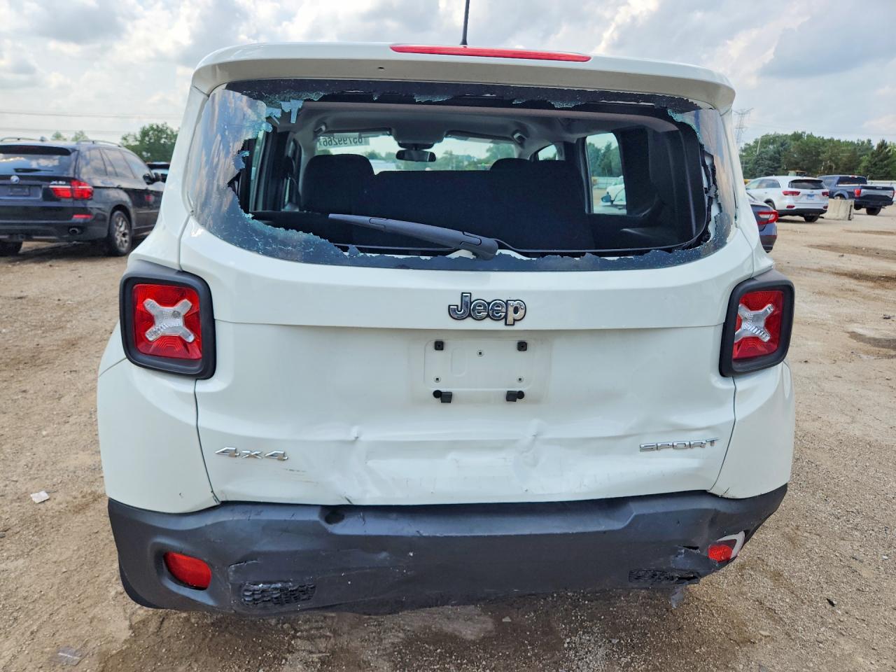 2015 Jeep Renegade Sport White vin: ZACCJBATXFPB50442