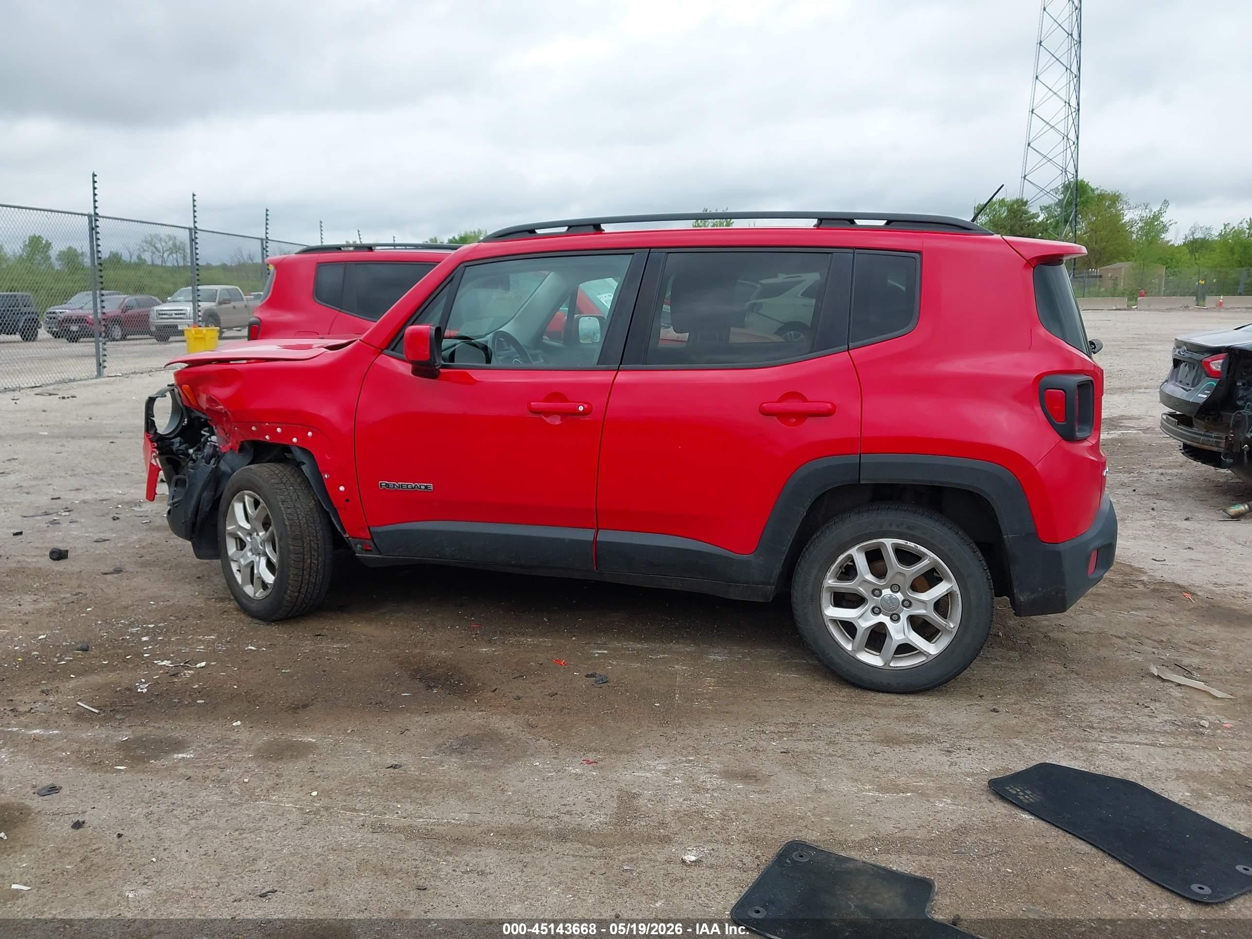 2017 Jeep Renegade Latitude 4x4 Красный vin: ZACCJBBB1HPE97666