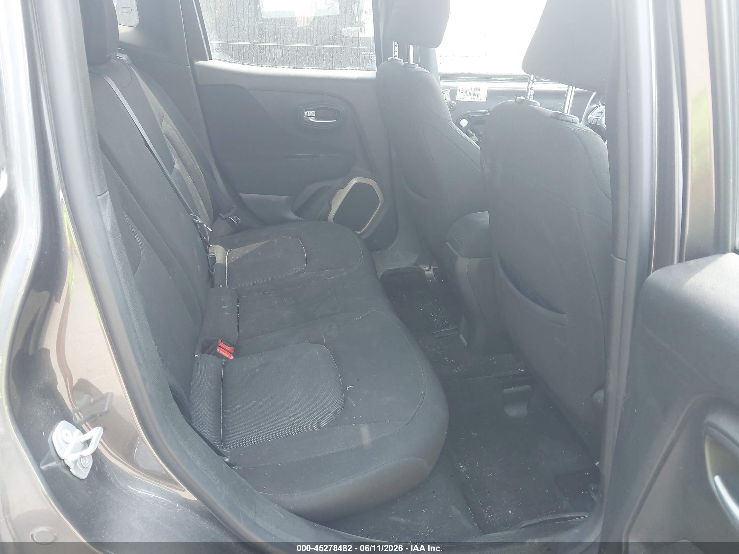 2017 Jeep Renegade Latitude 4x4 Gray vin: ZACCJBBB1HPF46252