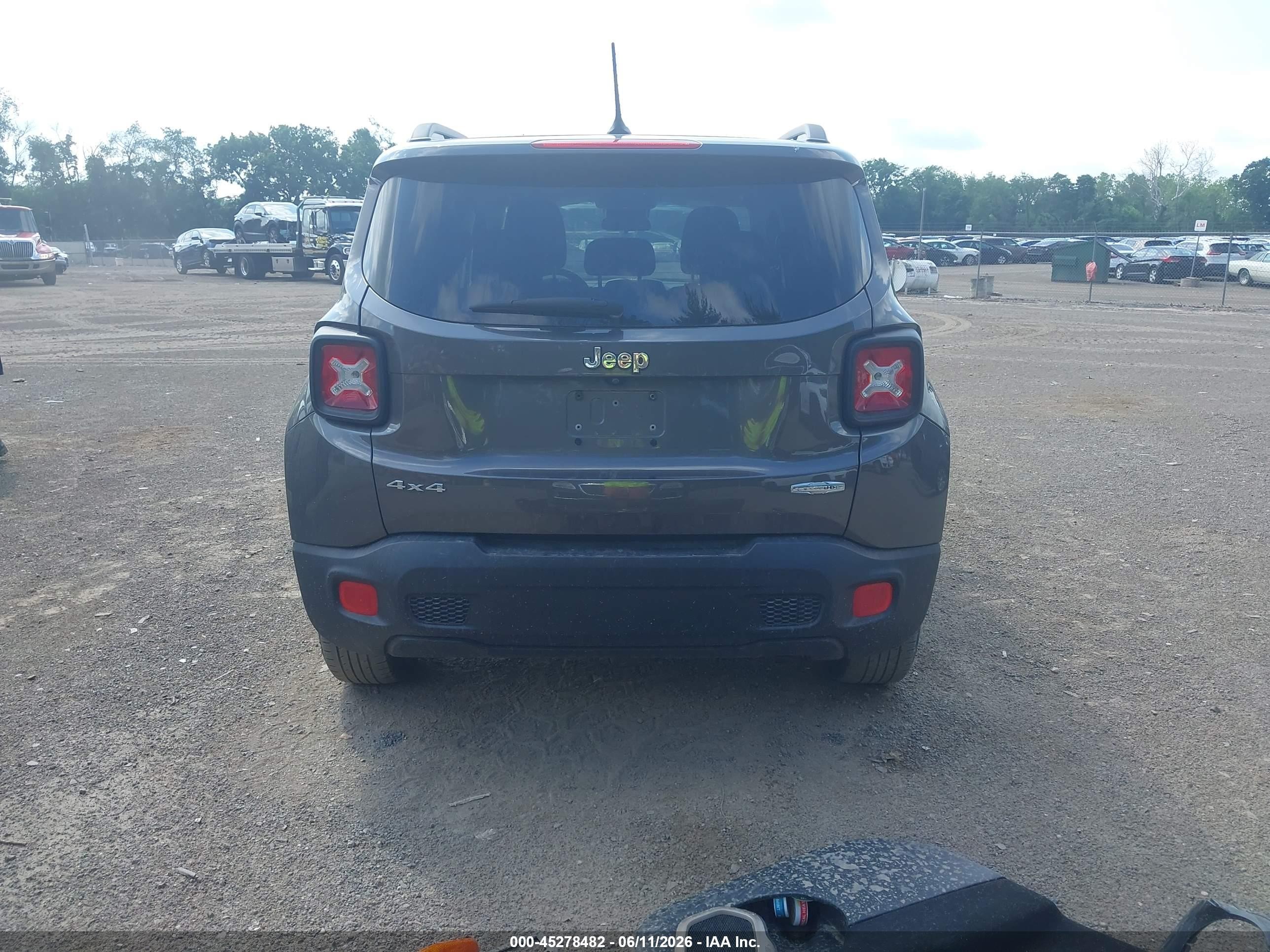 2017 Jeep Renegade Latitude 4x4 Gray vin: ZACCJBBB1HPF46252