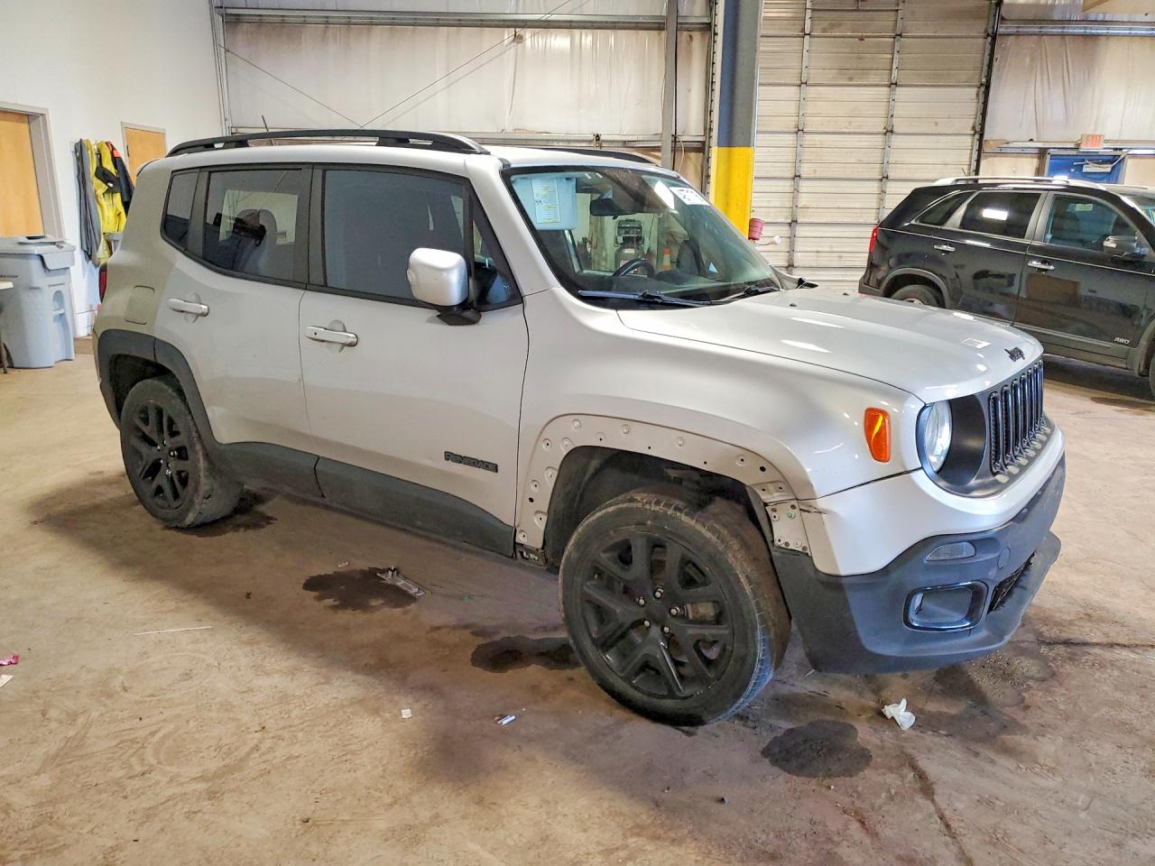 2017 Jeep Renegade Latitude Silver vin: ZACCJBBB2HPF33834