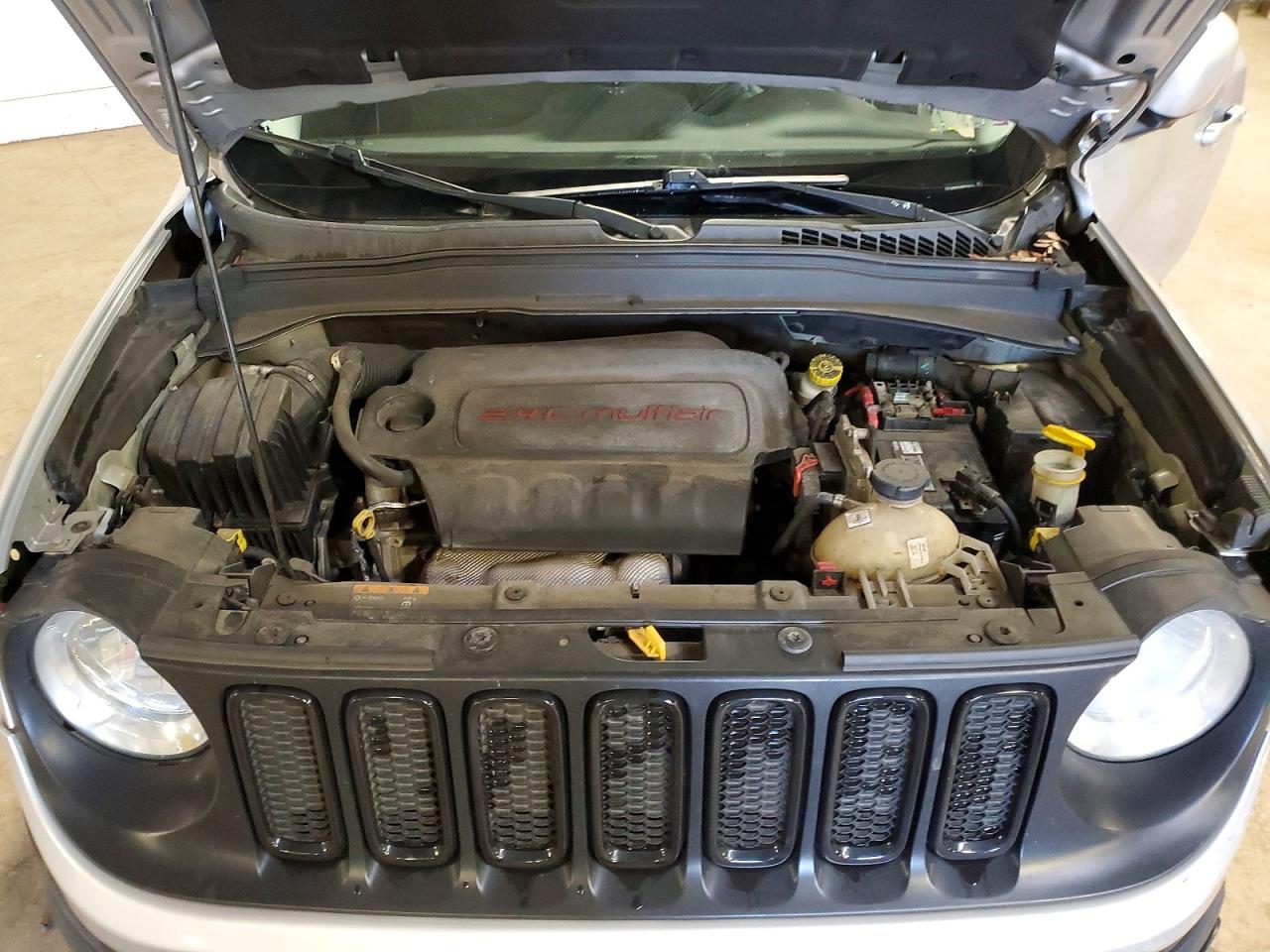 2017 Jeep Renegade Latitude Silver vin: ZACCJBBB2HPF33834