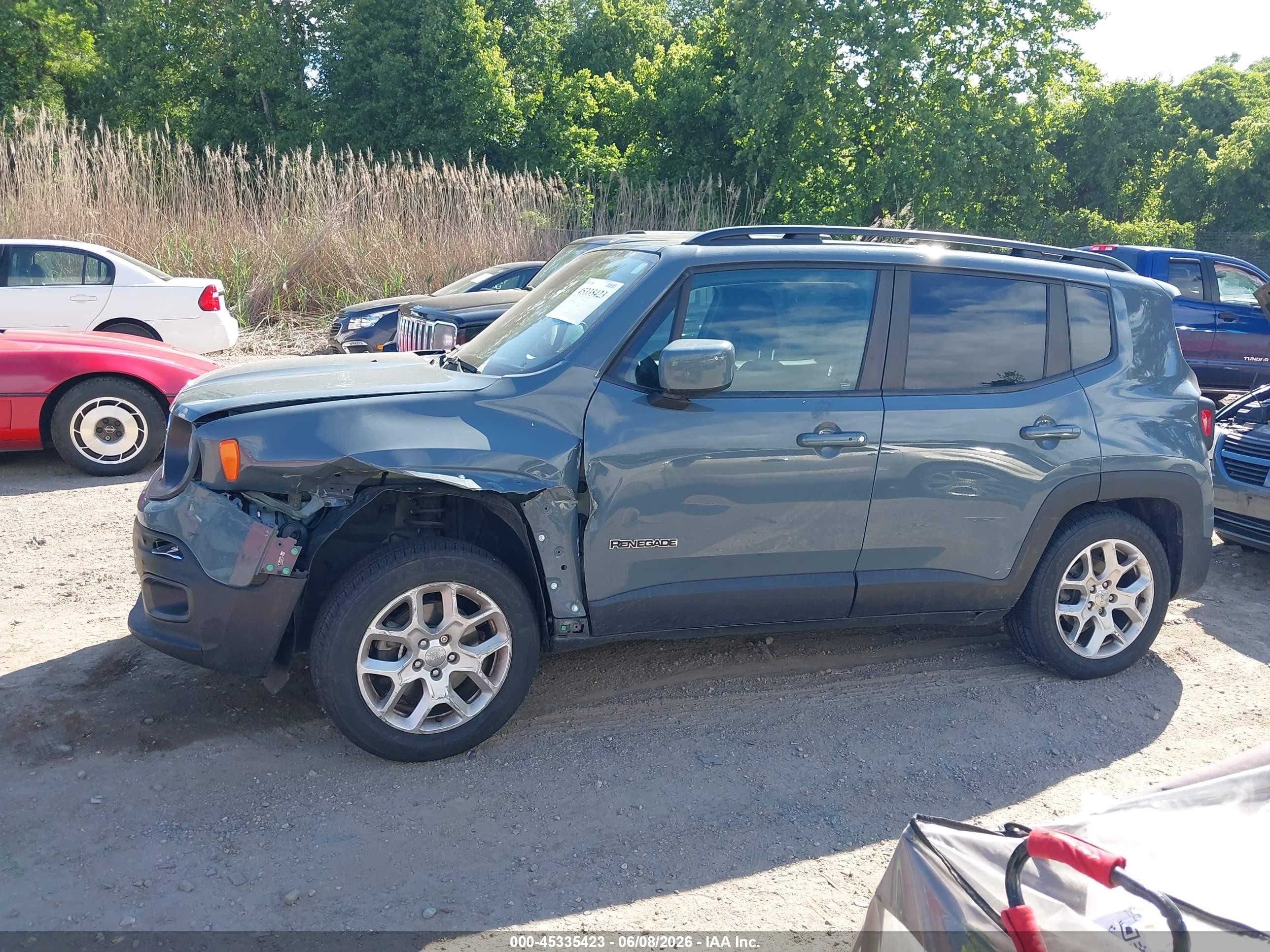 2018 Jeep Renegade Latitude 4x4 Серый vin: ZACCJBBB2JPH88912