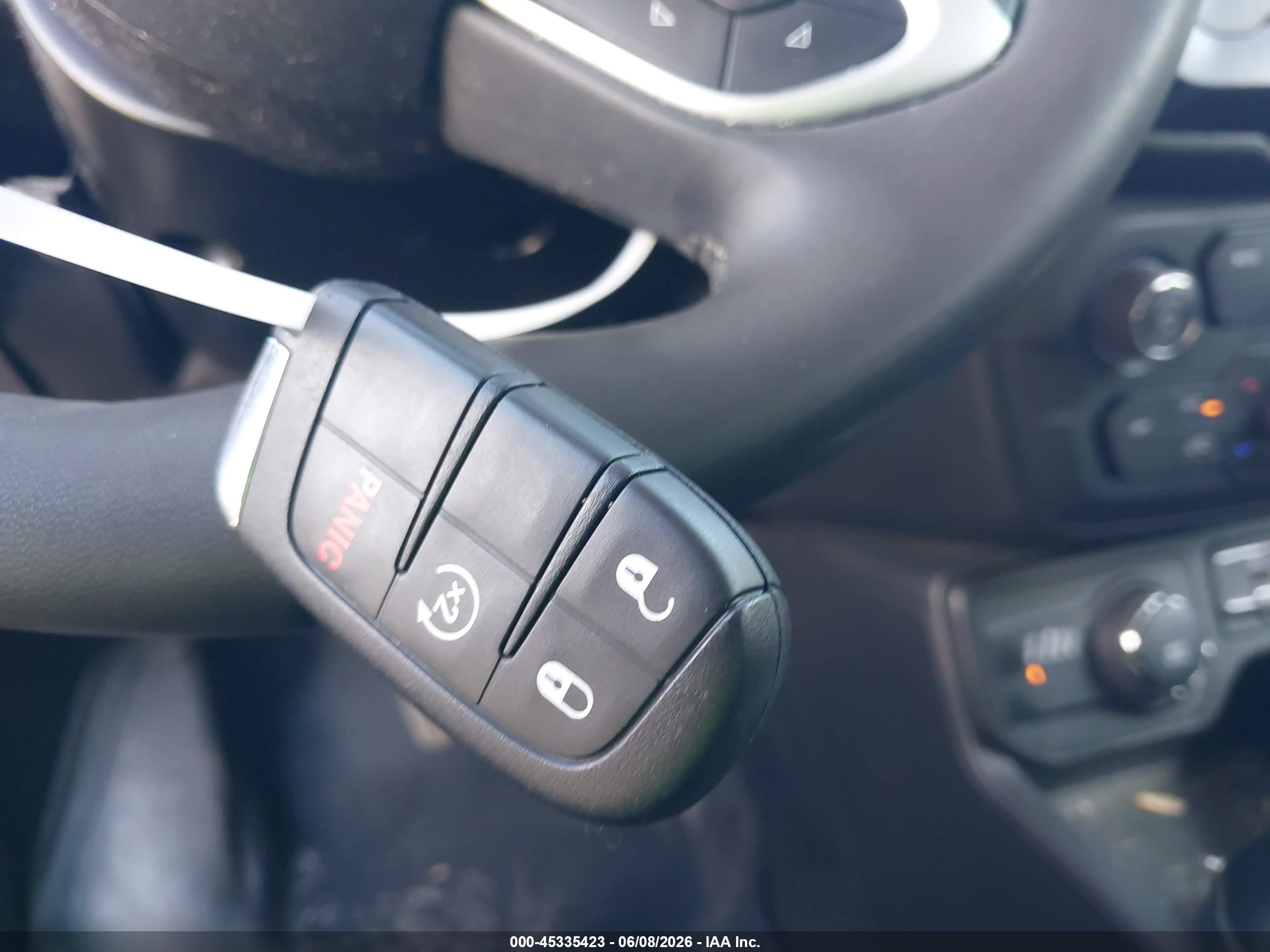2018 Jeep Renegade Latitude 4x4 Серый vin: ZACCJBBB2JPH88912