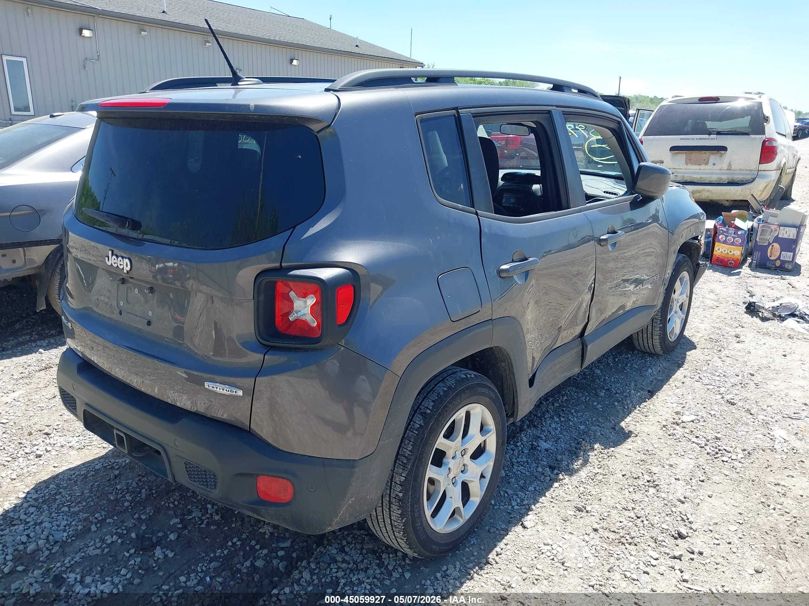 2017 Jeep Renegade Latitude 4x4 Серый vin: ZACCJBBB6HPE56448