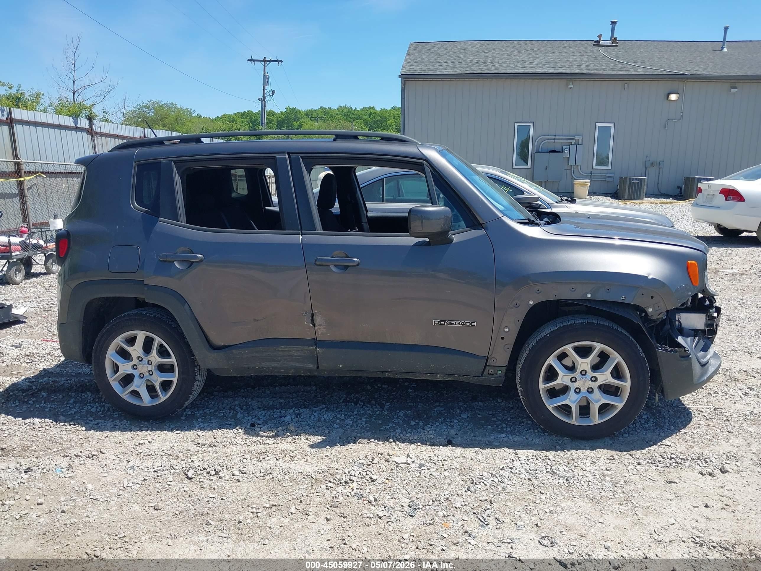 2017 Jeep Renegade Latitude 4x4 Серый vin: ZACCJBBB6HPE56448