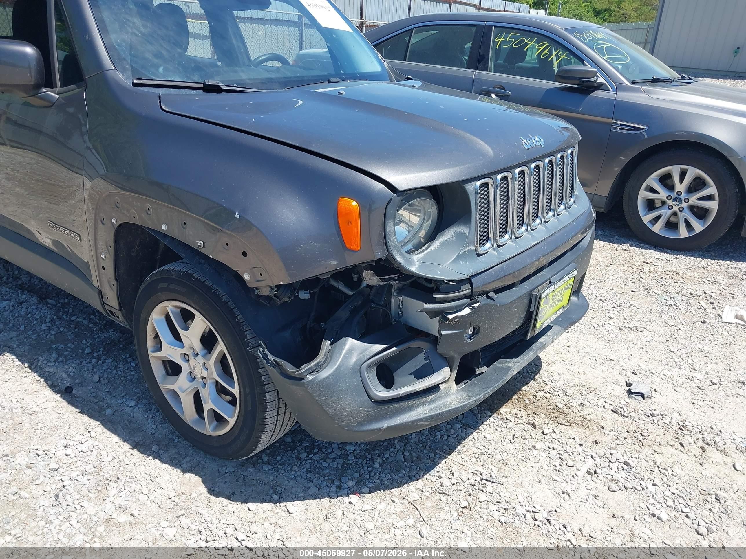 2017 Jeep Renegade Latitude 4x4 Серый vin: ZACCJBBB6HPE56448