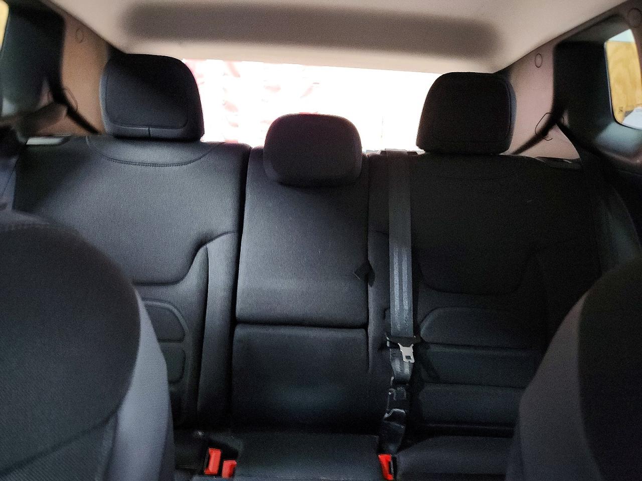 2017 Jeep Renegade Latitude Gray vin: ZACCJBBB7HPE84517