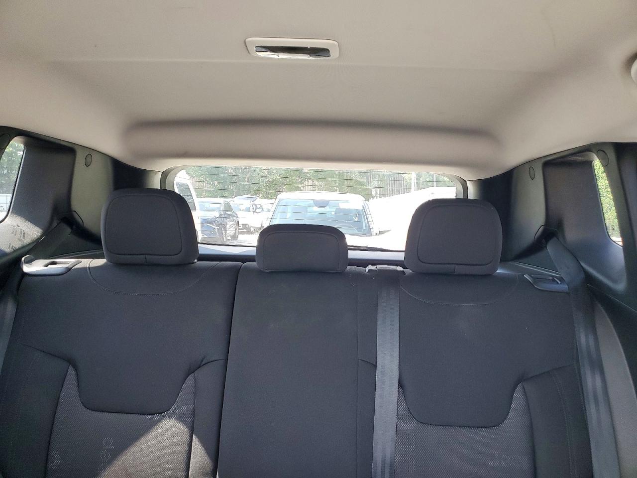 2017 Jeep Renegade Latitude Gray vin: ZACCJBBB8HPG00274