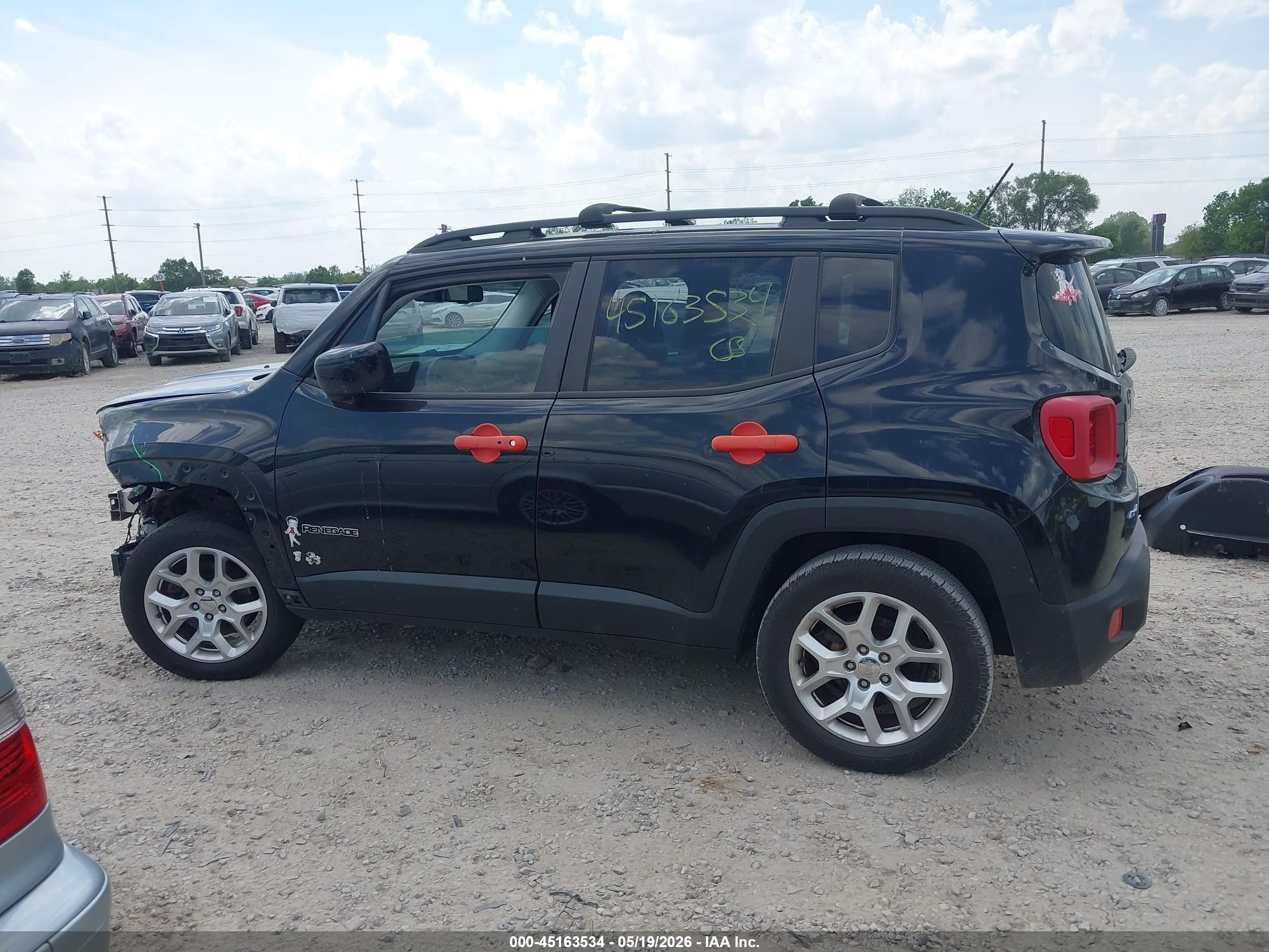 2017 Jeep Renegade Latitude 4x4 Black vin: ZACCJBBBXHPF11953