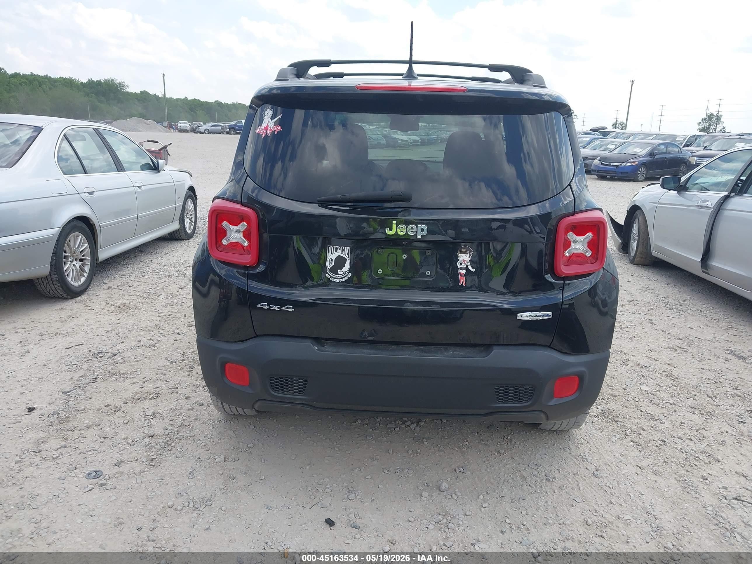 2017 Jeep Renegade Latitude 4x4 Black vin: ZACCJBBBXHPF11953
