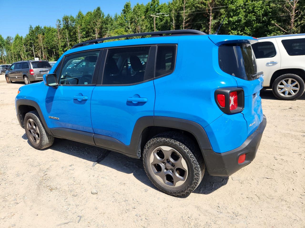 2015 Jeep Renegade Latitude Blue vin: ZACCJBBH0FPB68585