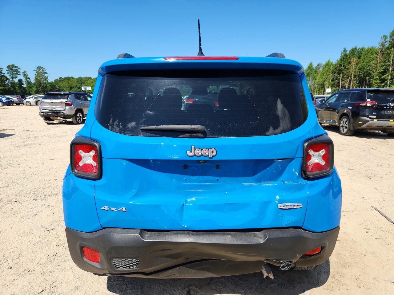 2015 Jeep Renegade Latitude Blue vin: ZACCJBBH0FPB68585
