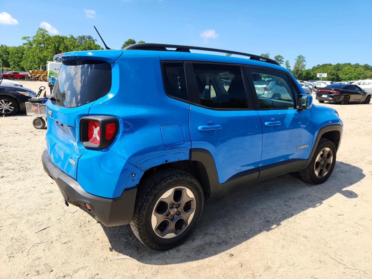 2015 Jeep Renegade Latitude Blue vin: ZACCJBBH0FPB68585