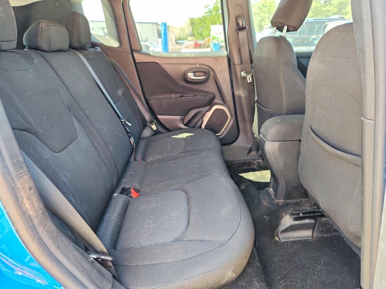 2015 Jeep Renegade Latitude Blue vin: ZACCJBBH0FPB68585