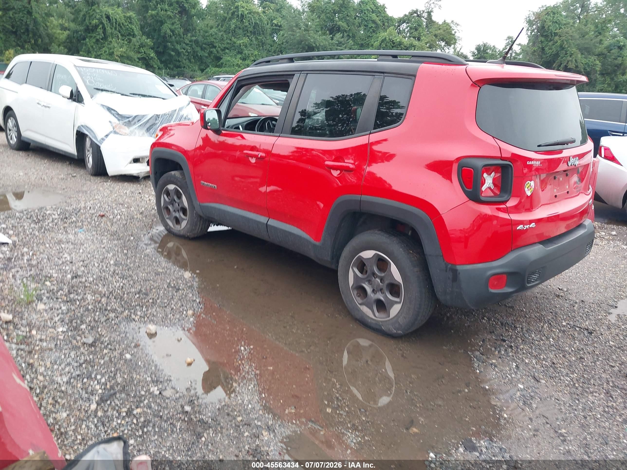 2015 Jeep Renegade Latitude Red vin: ZACCJBBH0FPB89504