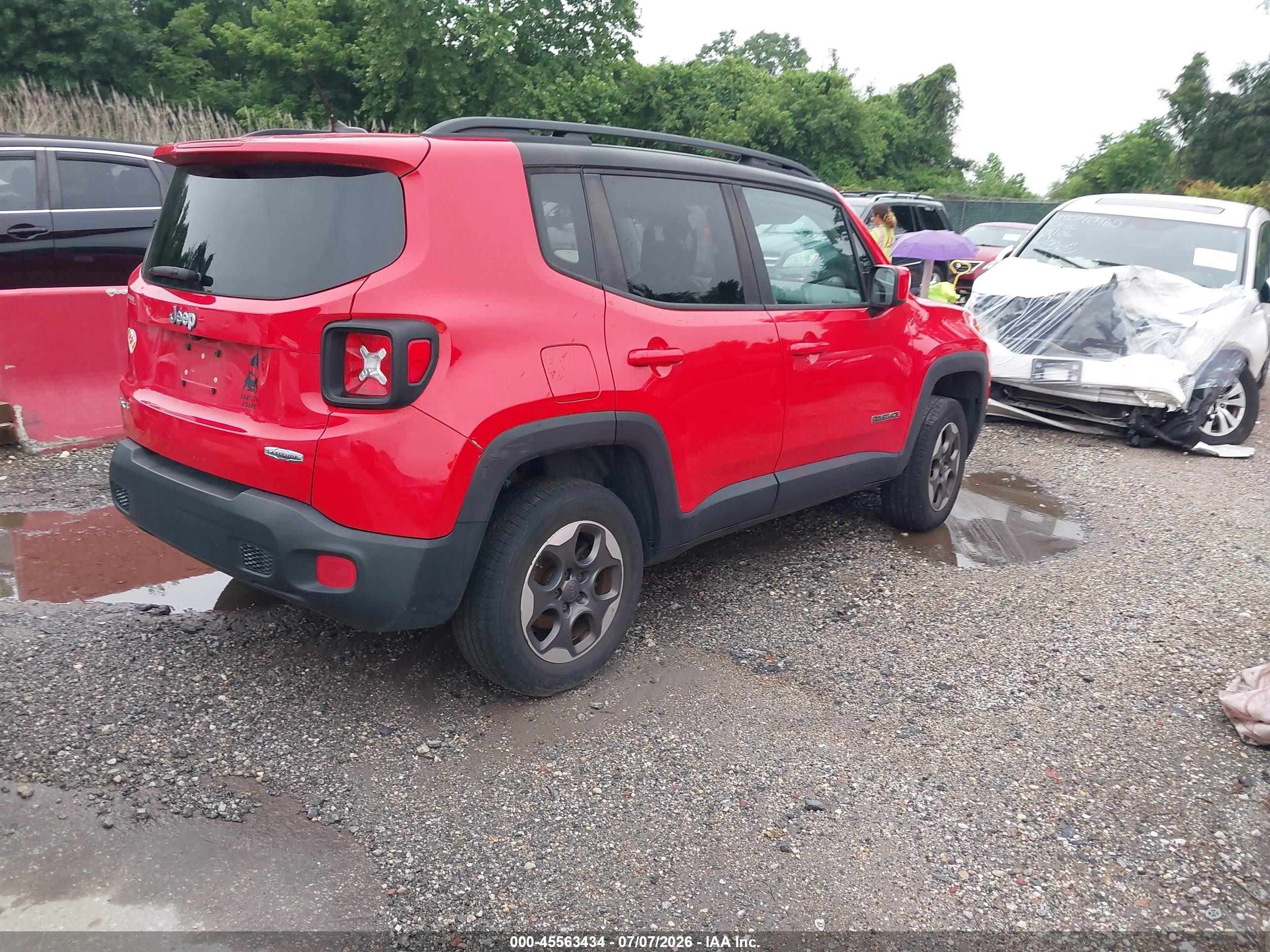 2015 Jeep Renegade Latitude Red vin: ZACCJBBH0FPB89504