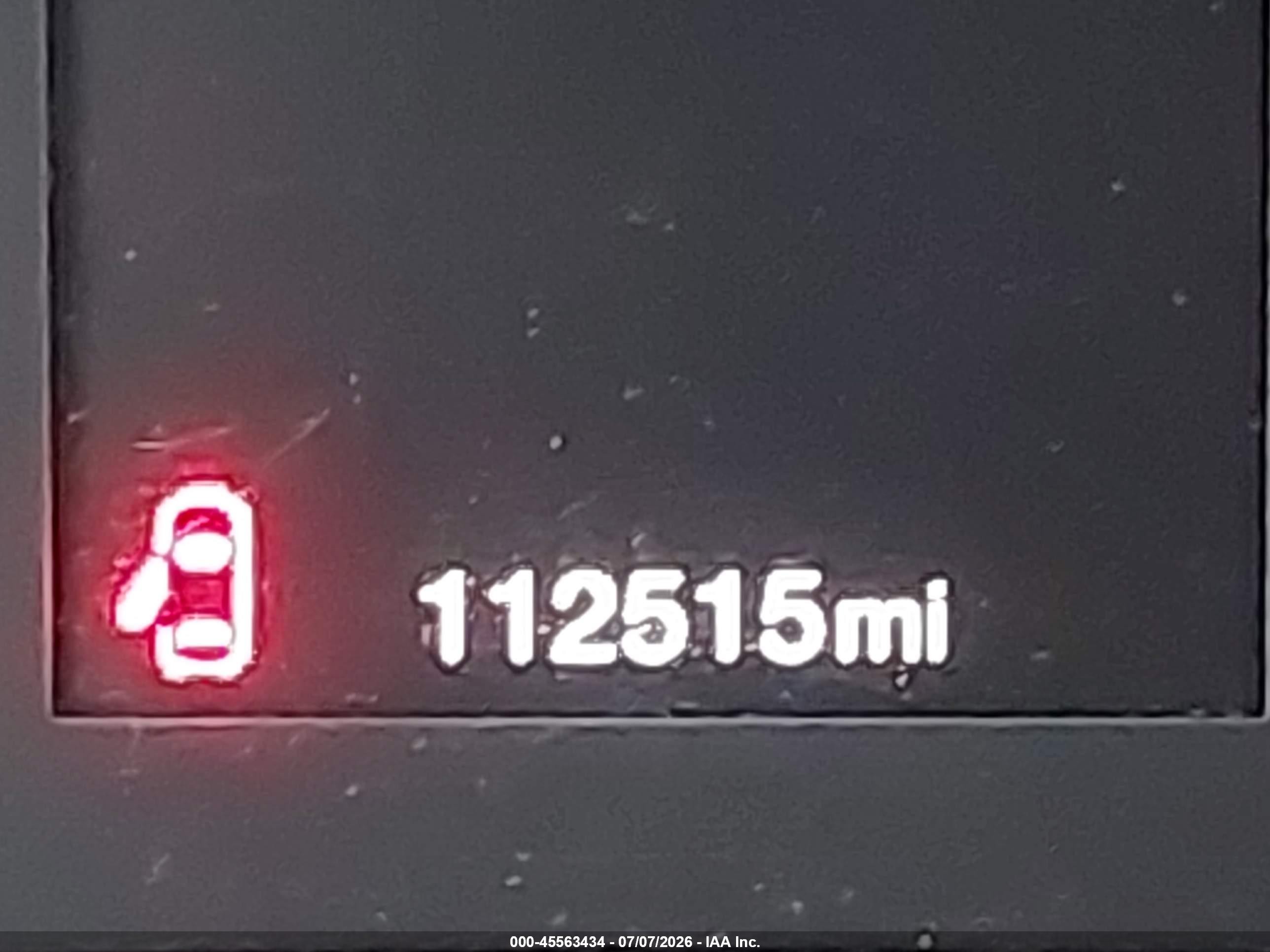 2015 Jeep Renegade Latitude Red vin: ZACCJBBH0FPB89504