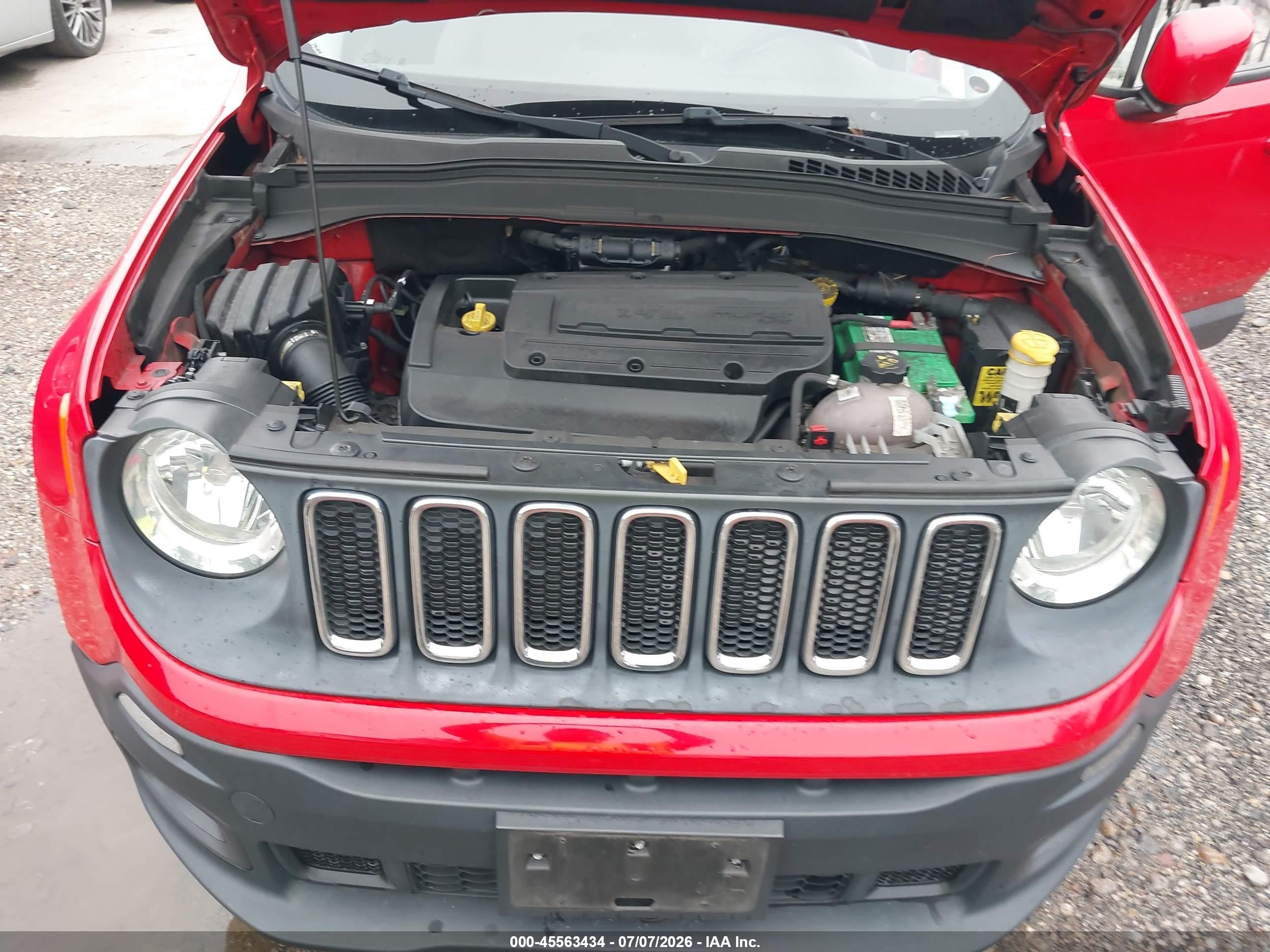 2015 Jeep Renegade Latitude Red vin: ZACCJBBH0FPB89504