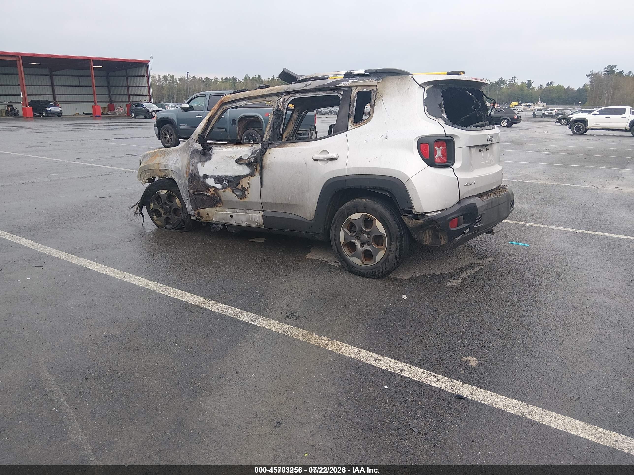 2015 Jeep Renegade Latitude Серый vin: ZACCJBBH2FPC18985