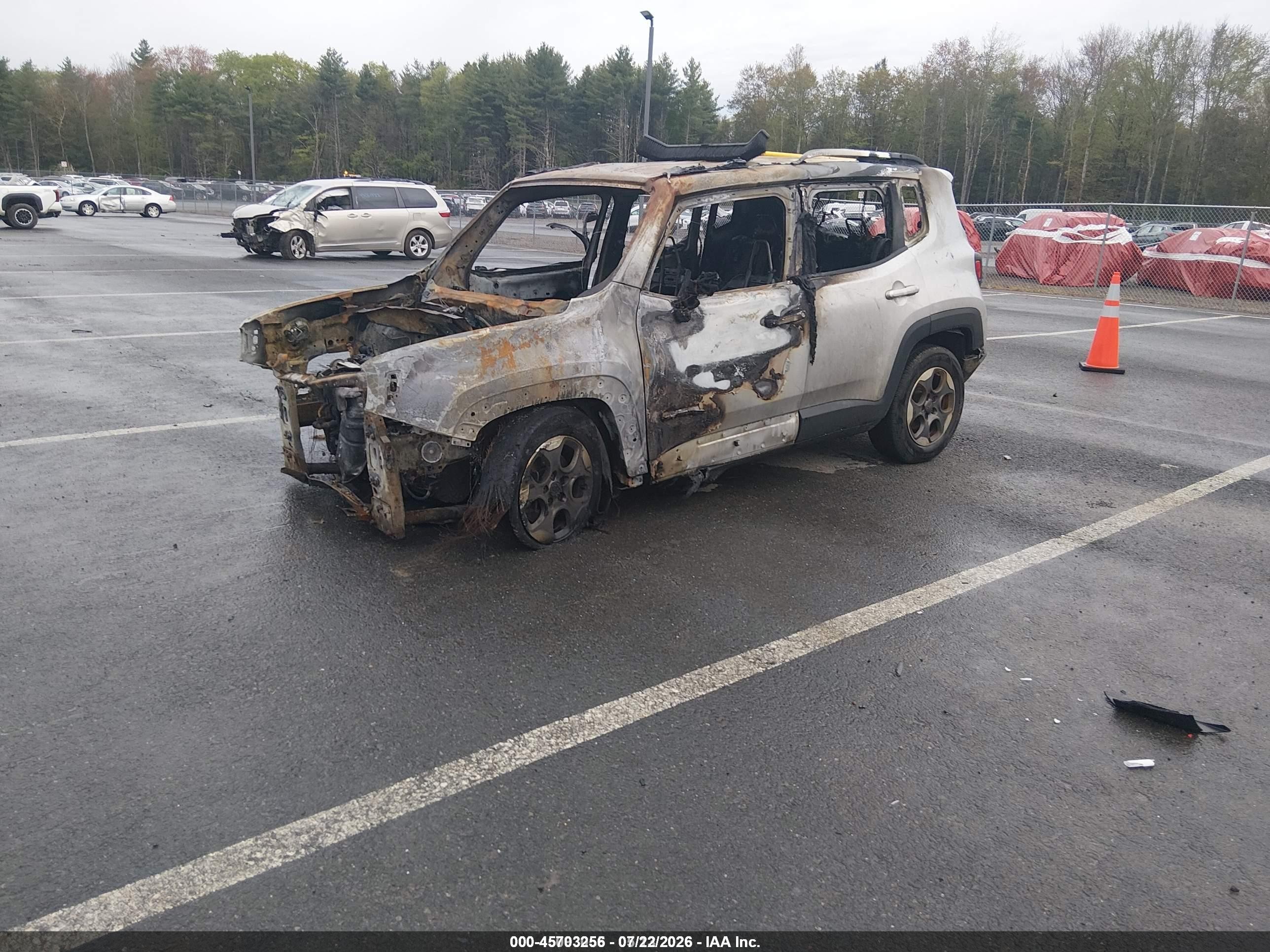 2015 Jeep Renegade Latitude Серый vin: ZACCJBBH2FPC18985
