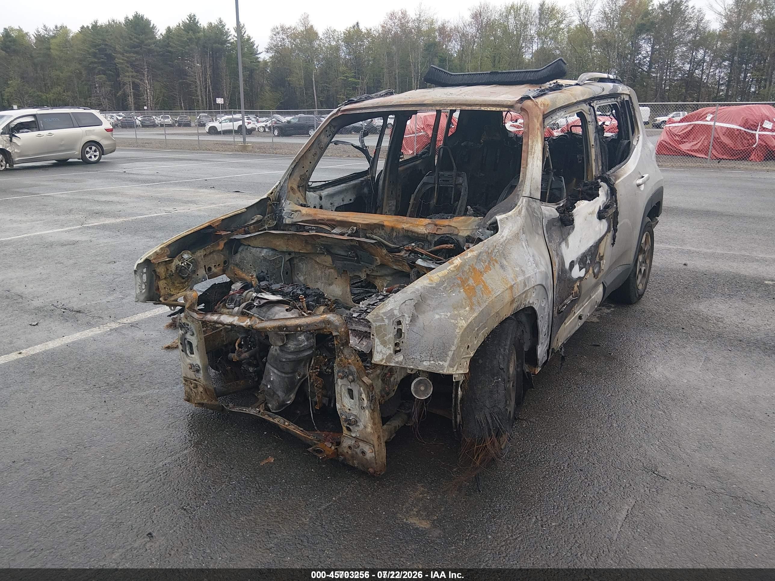 2015 Jeep Renegade Latitude Серый vin: ZACCJBBH2FPC18985