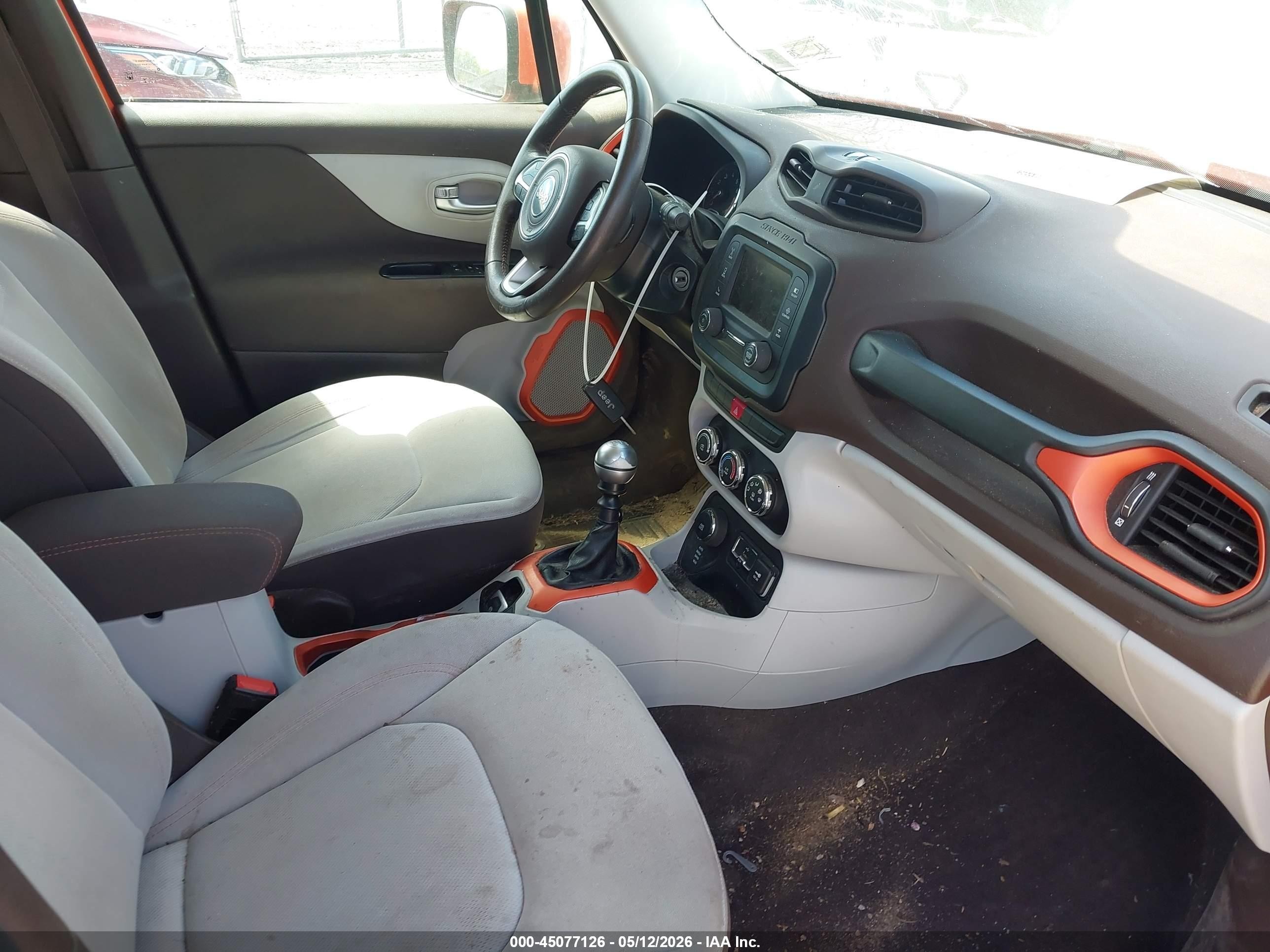 2015 Jeep Renegade Latitude Orange vin: ZACCJBBH7FPC20747