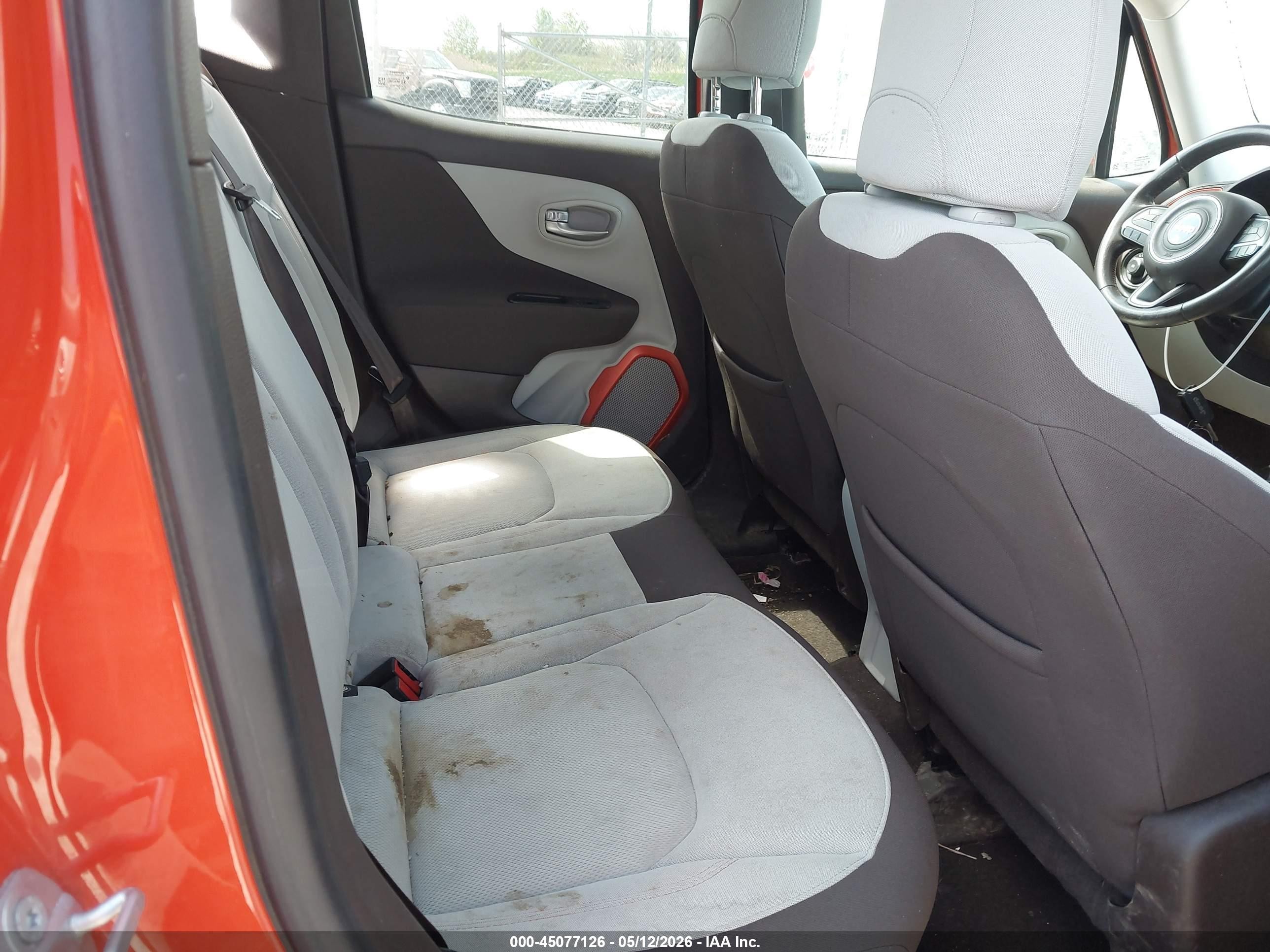 2015 Jeep Renegade Latitude Orange vin: ZACCJBBH7FPC20747