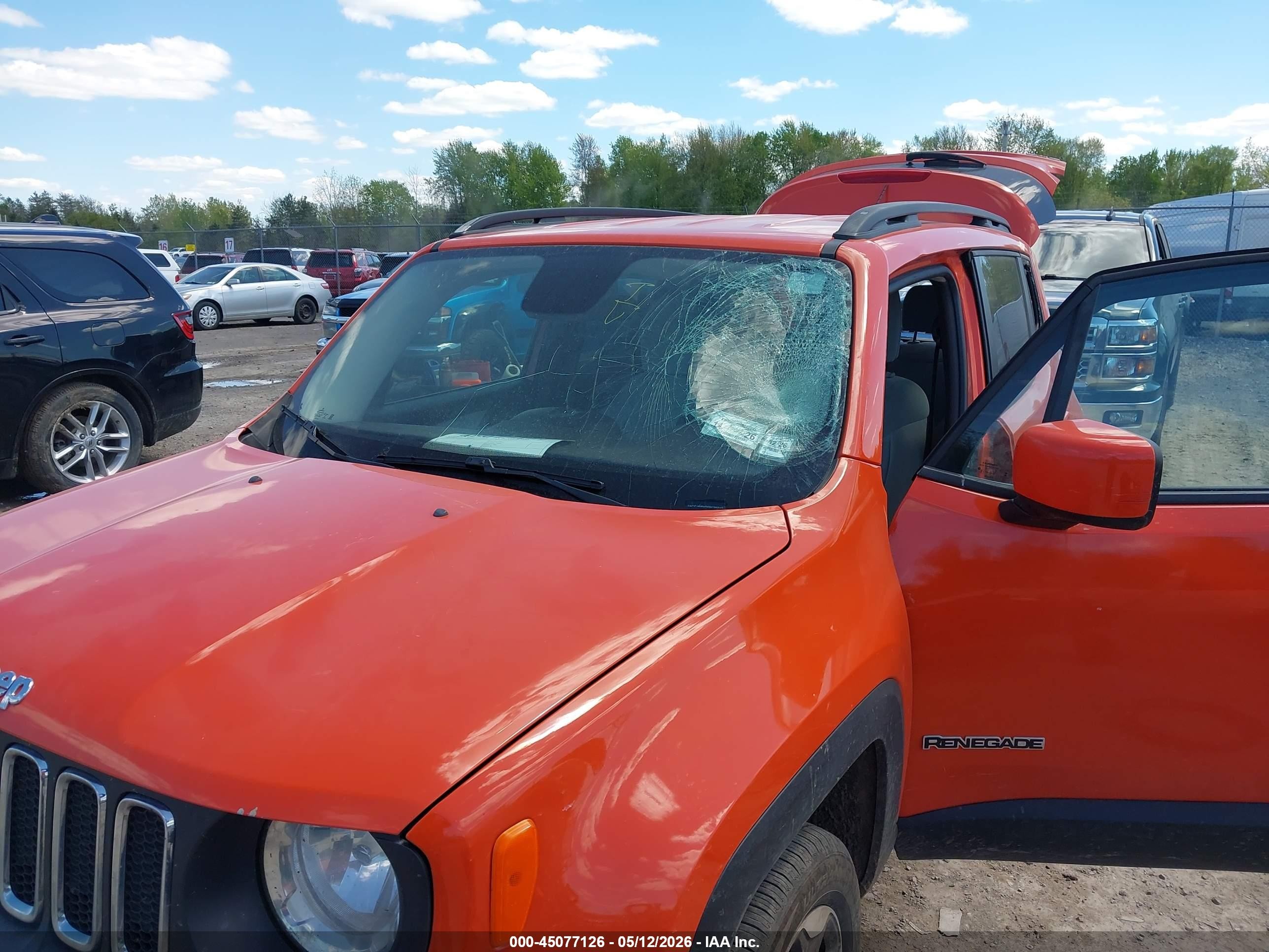 2015 Jeep Renegade Latitude Orange vin: ZACCJBBH7FPC20747