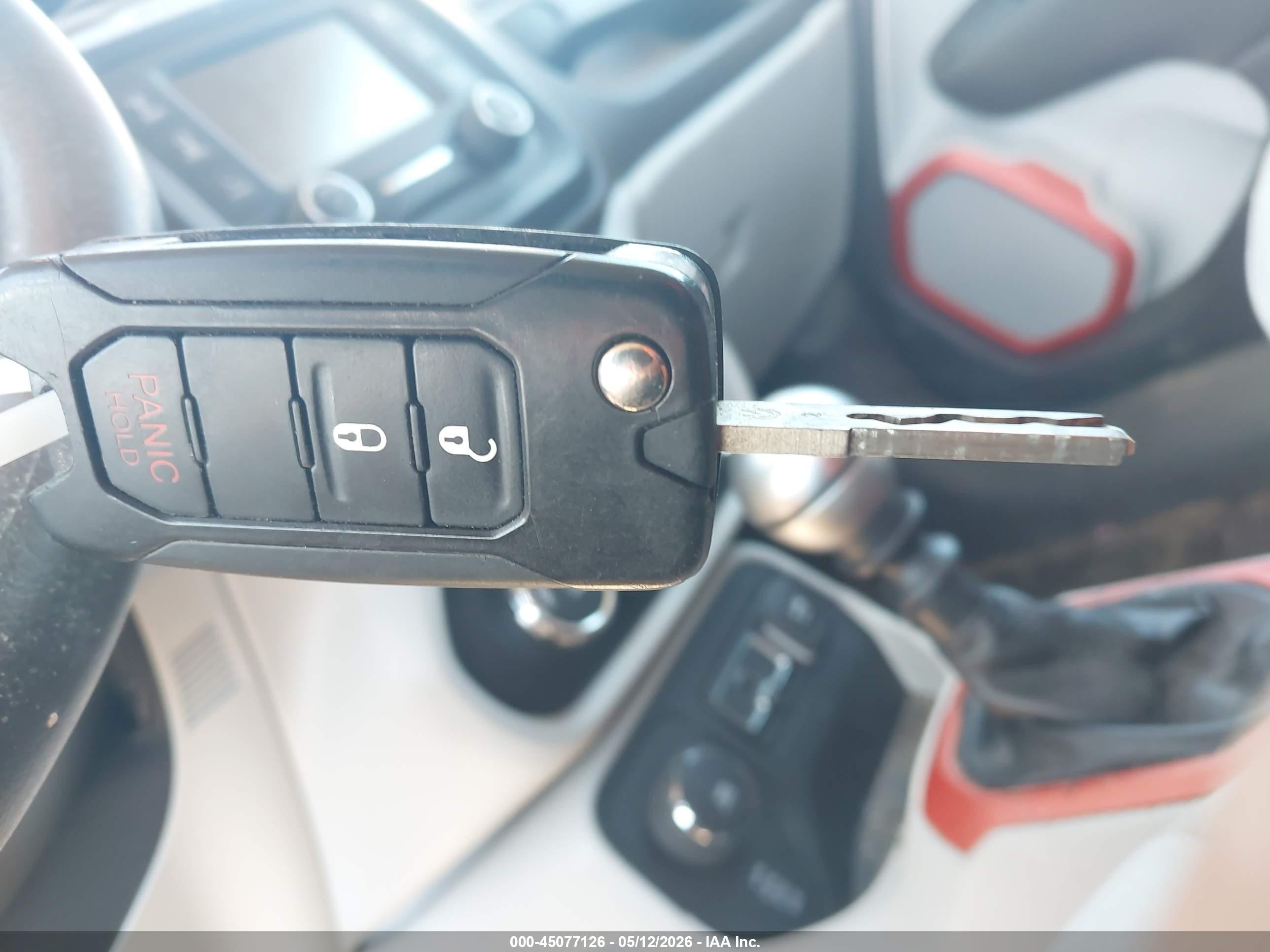 2015 Jeep Renegade Latitude Orange vin: ZACCJBBH7FPC20747